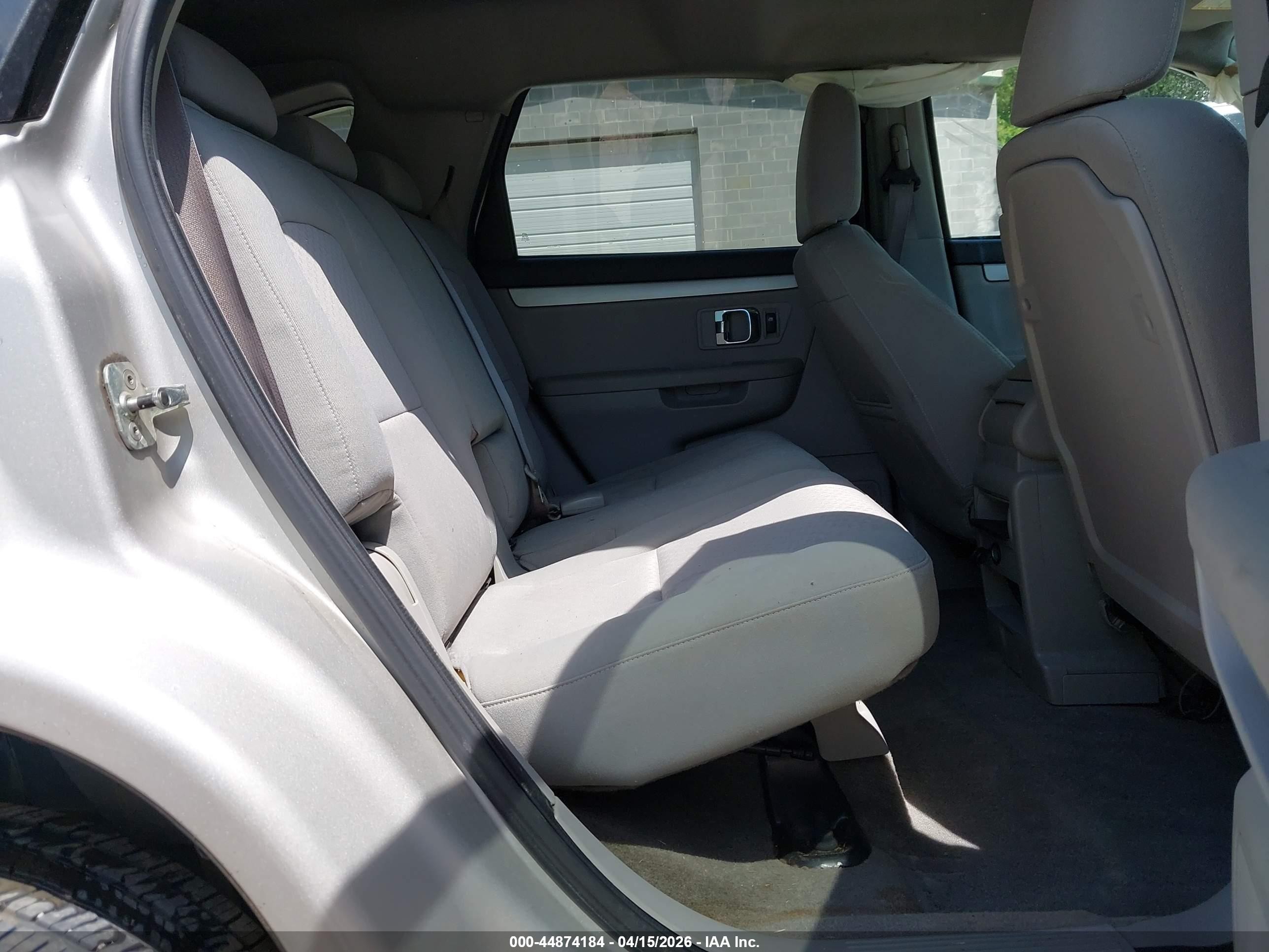 2007 Suzuki Xl7   Silver vin: 2S3DA117X76111643