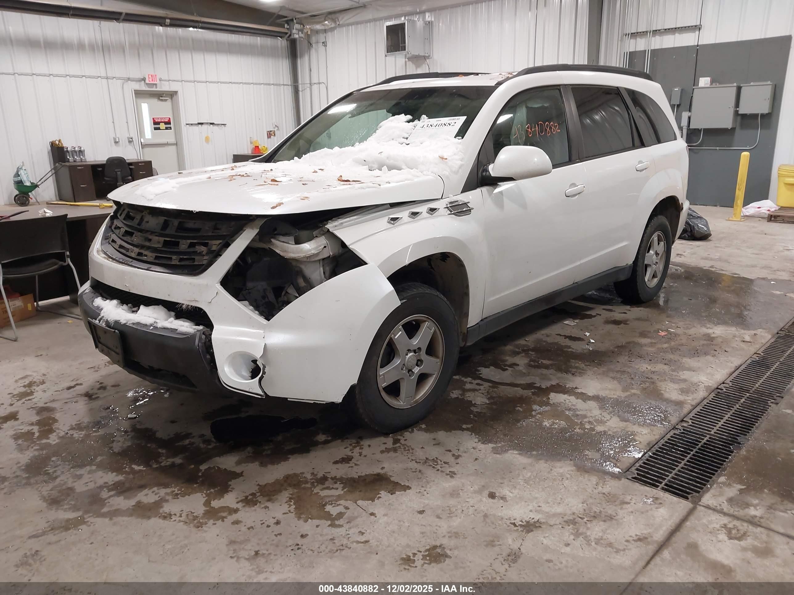 2007 Suzuki Xl7   White vin: 2S3DA217176104179