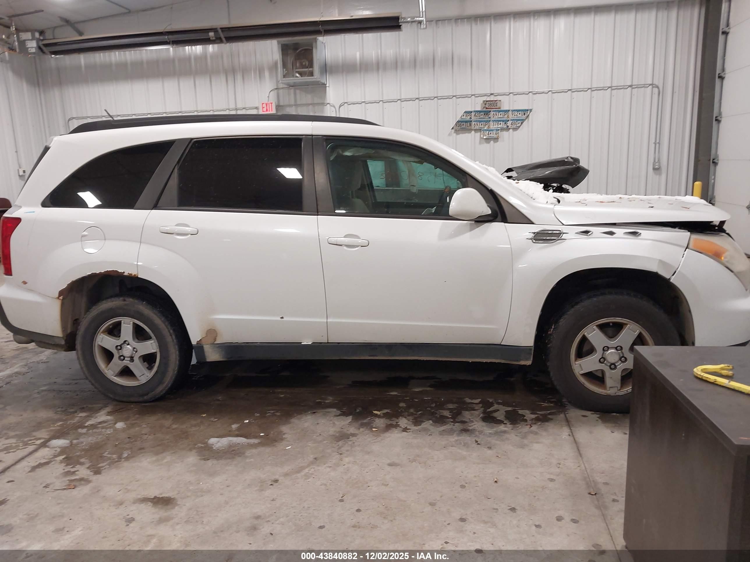2007 Suzuki Xl7   White vin: 2S3DA217176104179