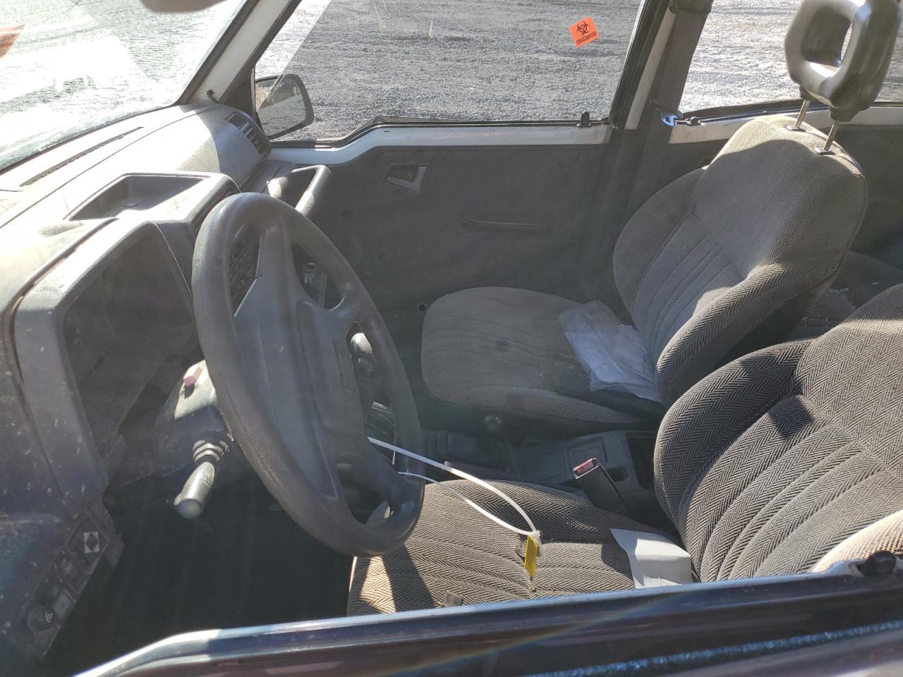 1995 Suzuki Sidekick Jx Cream vin: 2S3TD03V7S6416521