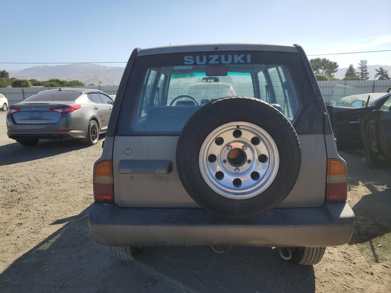 1995 Suzuki Sidekick Js   Silver vin: 2S3TE02V1S6406369