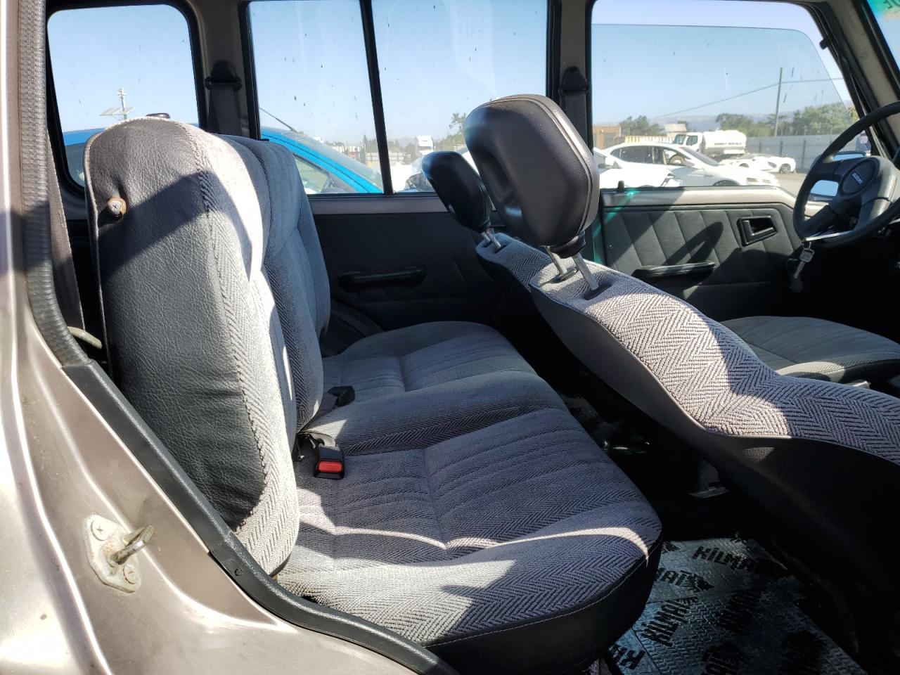 1995 Suzuki Sidekick Js   Silver vin: 2S3TE02V1S6406369