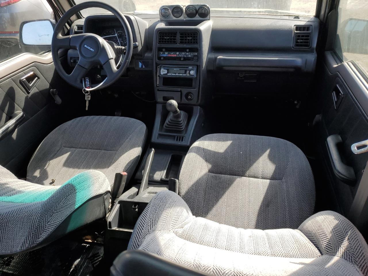 1995 Suzuki Sidekick Js   Silver vin: 2S3TE02V1S6406369