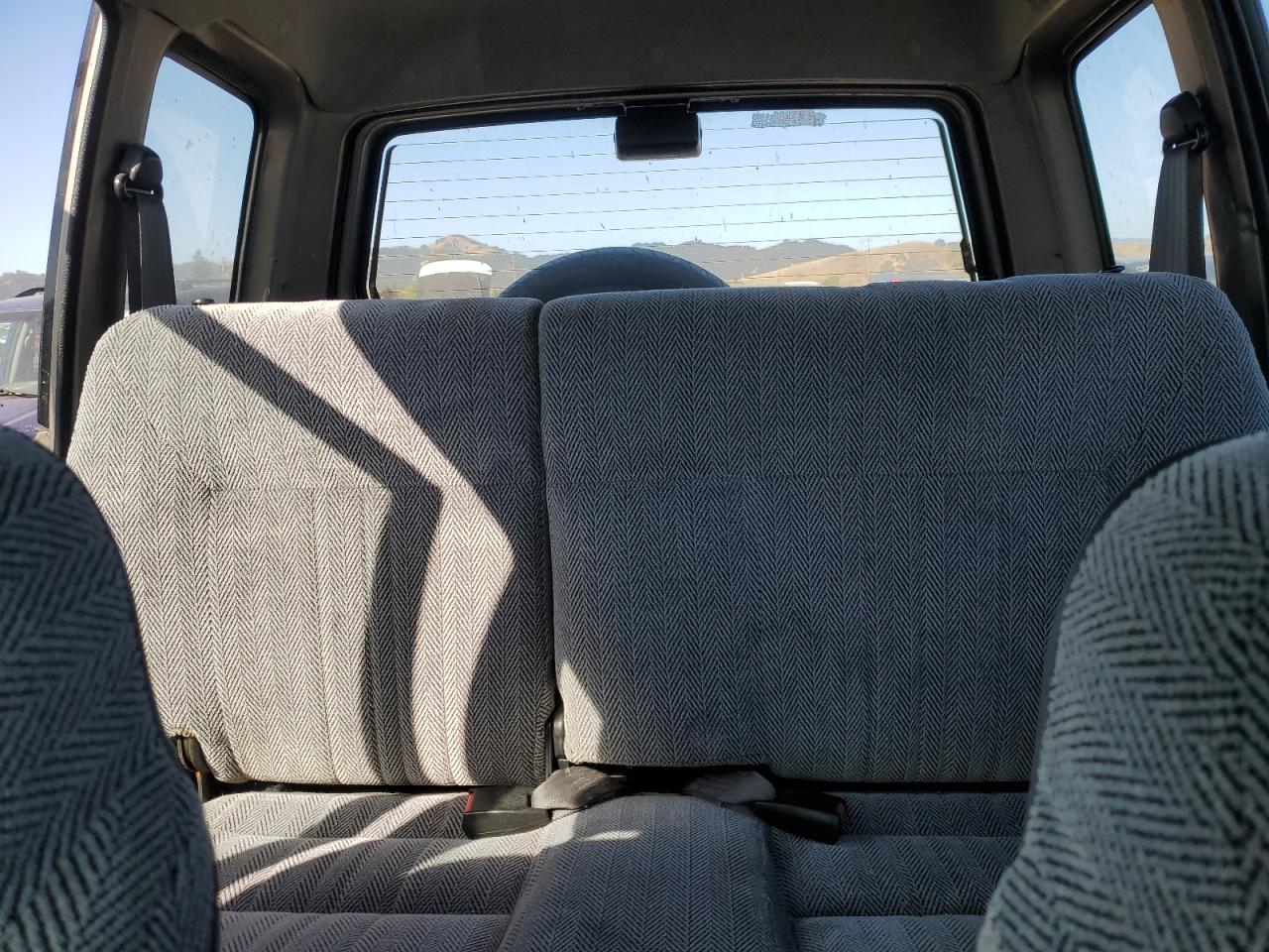 1995 Suzuki Sidekick Js   Silver vin: 2S3TE02V1S6406369
