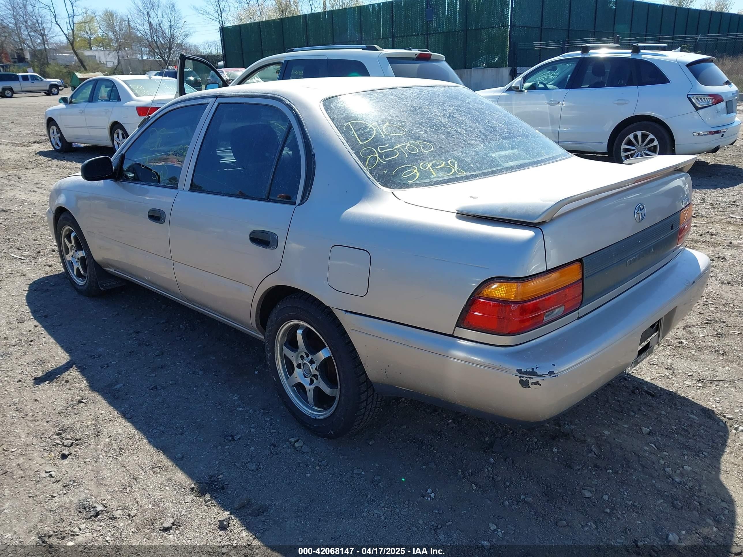 1995 Toyota Corolla   Tan vin: 2T1AE04B5SC086299