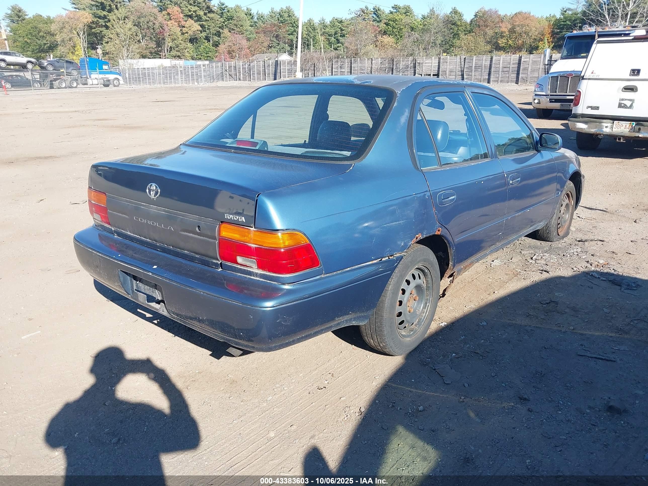 1993 Toyota Corolla   Синий vin: 2T1AE04EXPC026312