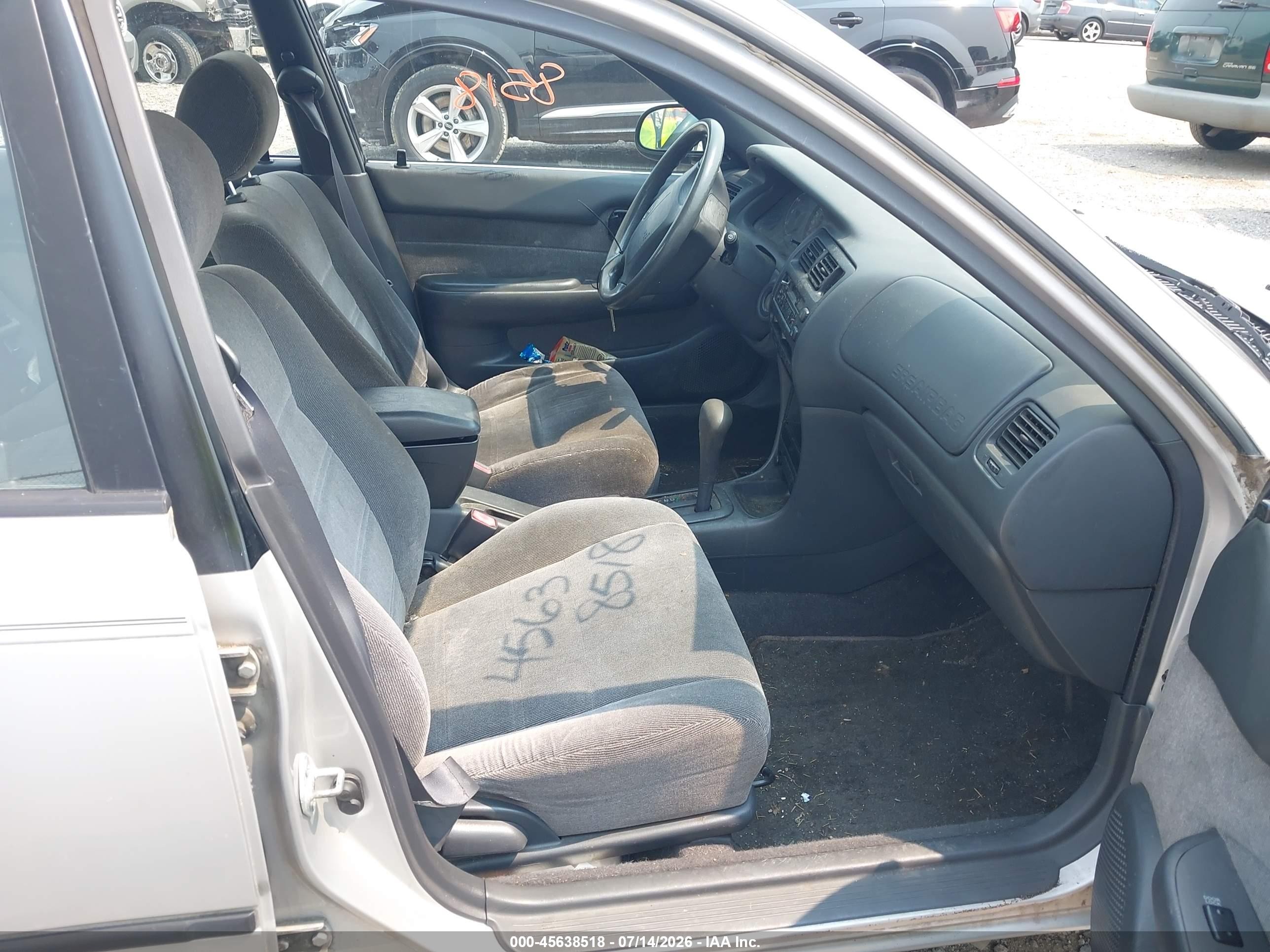 1994 Toyota Corolla Le/dx Silver vin: 2T1AE09BXRC043872
