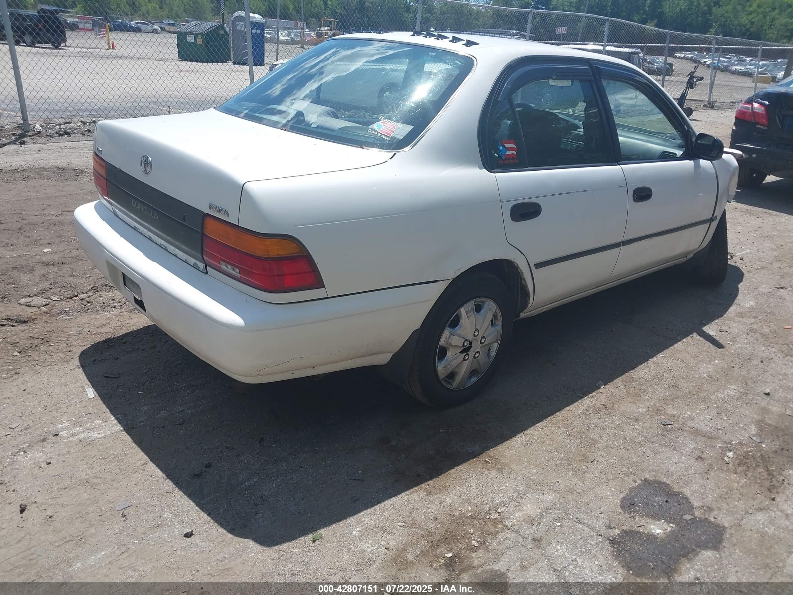 1993 Toyota Corolla Le/dx White vin: 2T1AE09E6PC029698