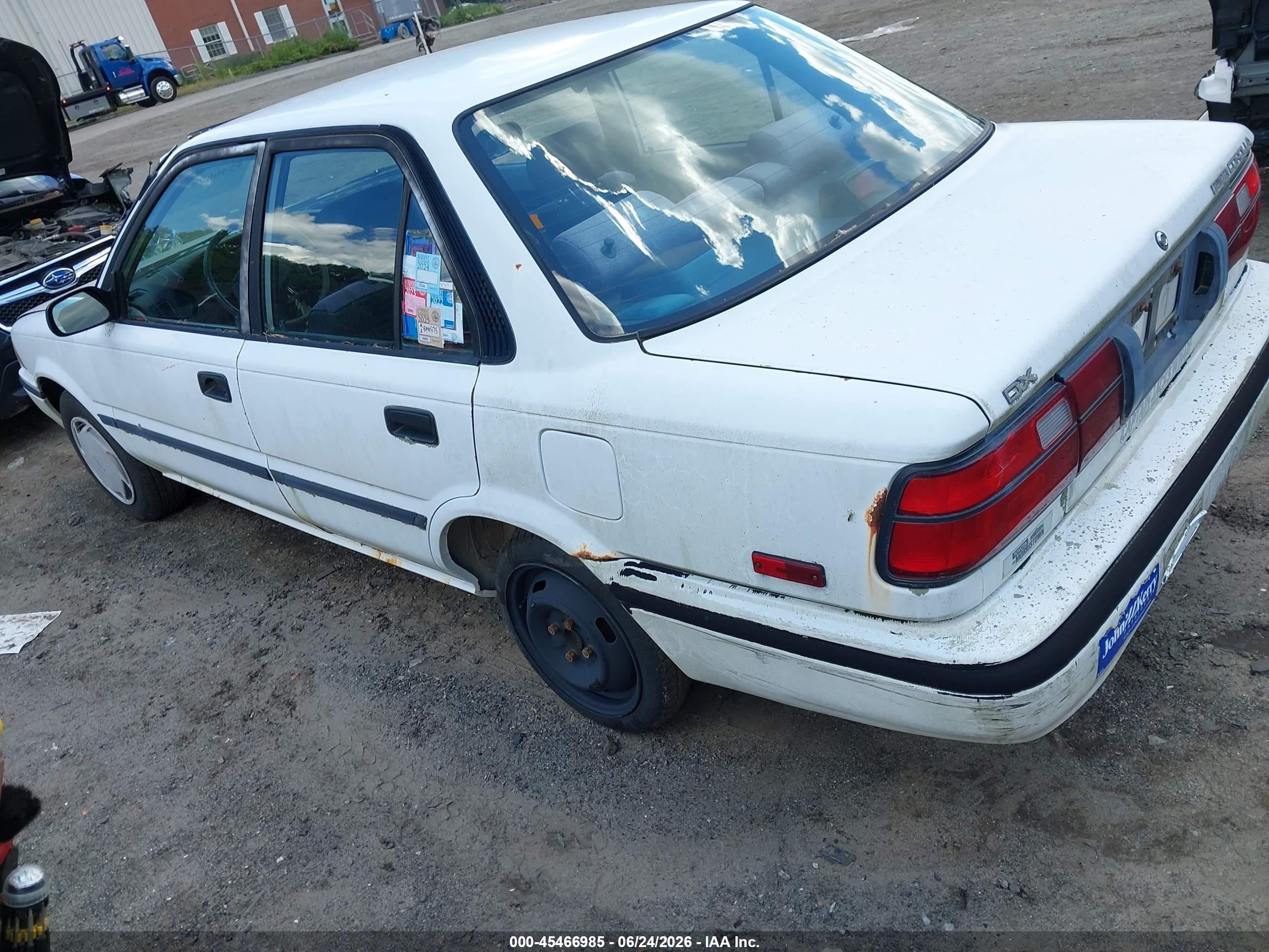 1992 Toyota Corolla Dlx White vin: 2T1AE94A2NC137399