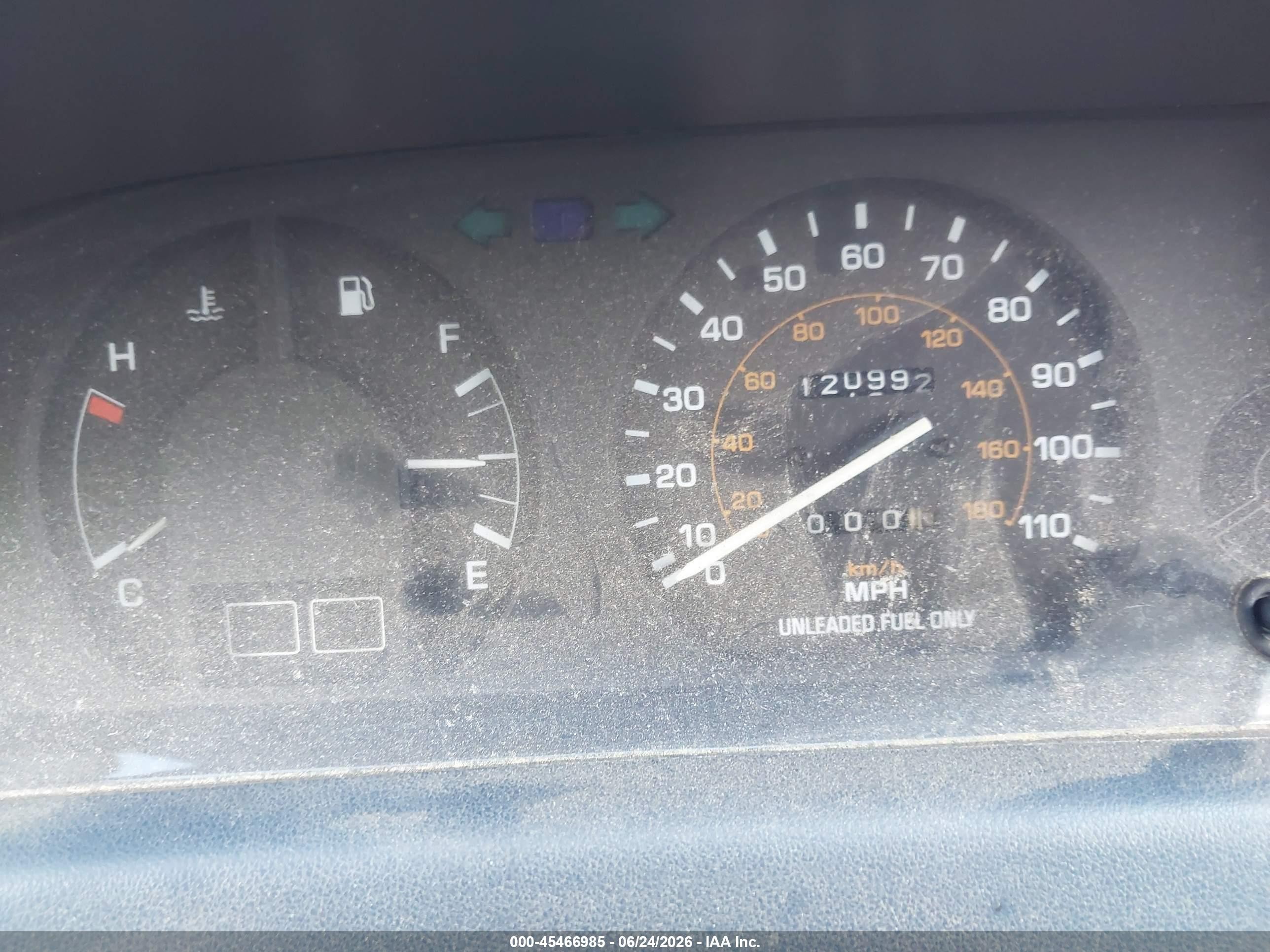 1992 Toyota Corolla Dlx White vin: 2T1AE94A2NC137399