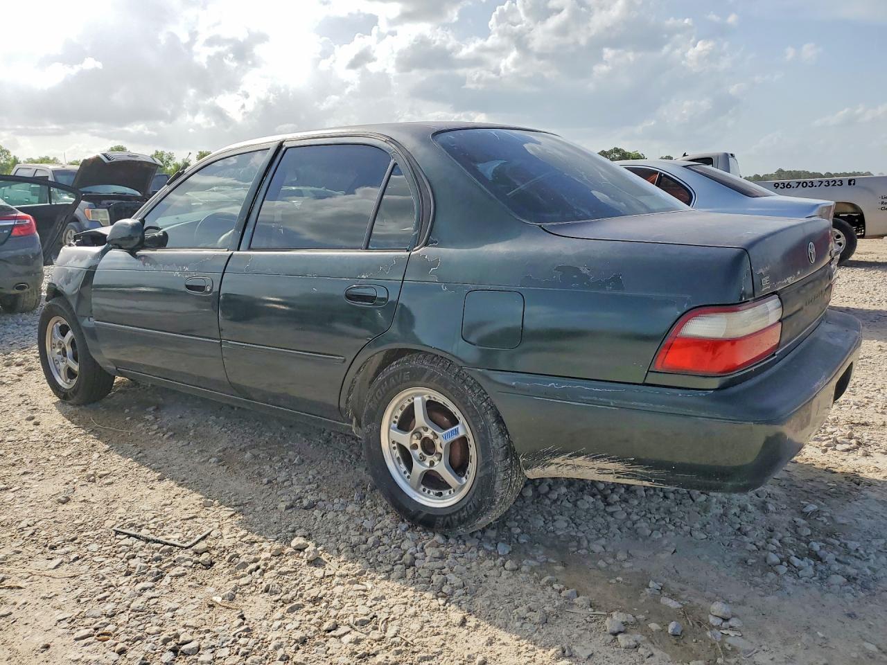 1997 Toyota Corolla Base Зеленый vin: 2T1BA02E1VC172128