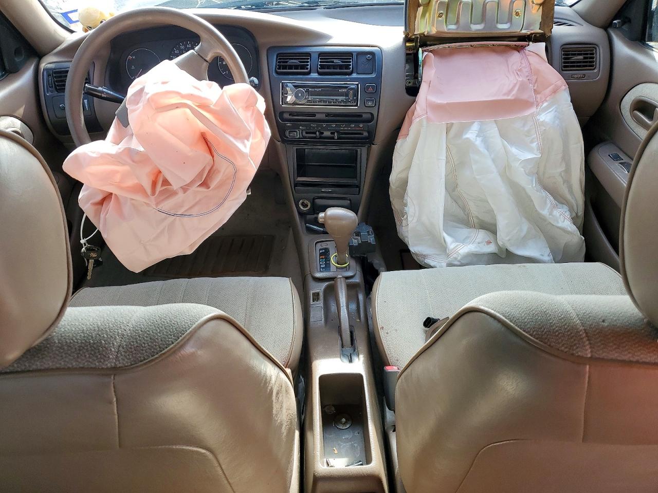 1997 Toyota Corolla Base Зеленый vin: 2T1BA02E1VC172128
