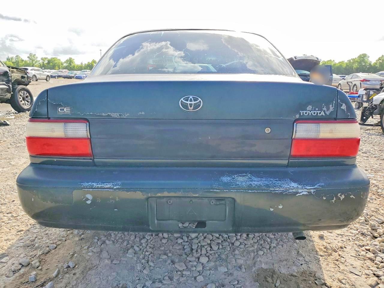 1997 Toyota Corolla Base Зеленый vin: 2T1BA02E1VC172128