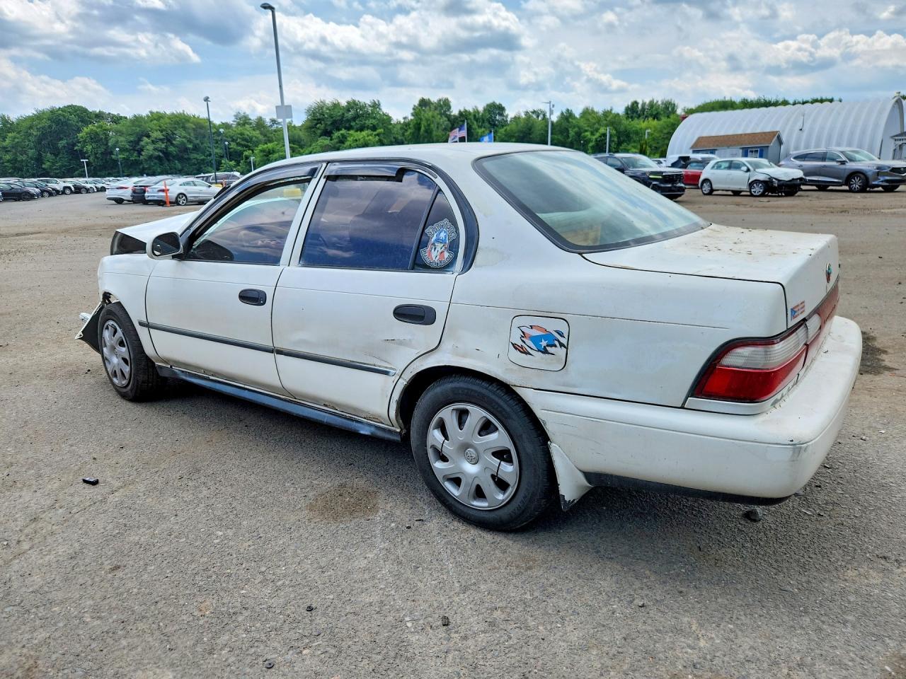 1997 Toyota Corolla Base White vin: 2T1BA02E8VC183661