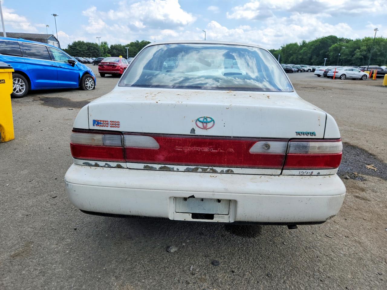 1997 Toyota Corolla Base White vin: 2T1BA02E8VC183661