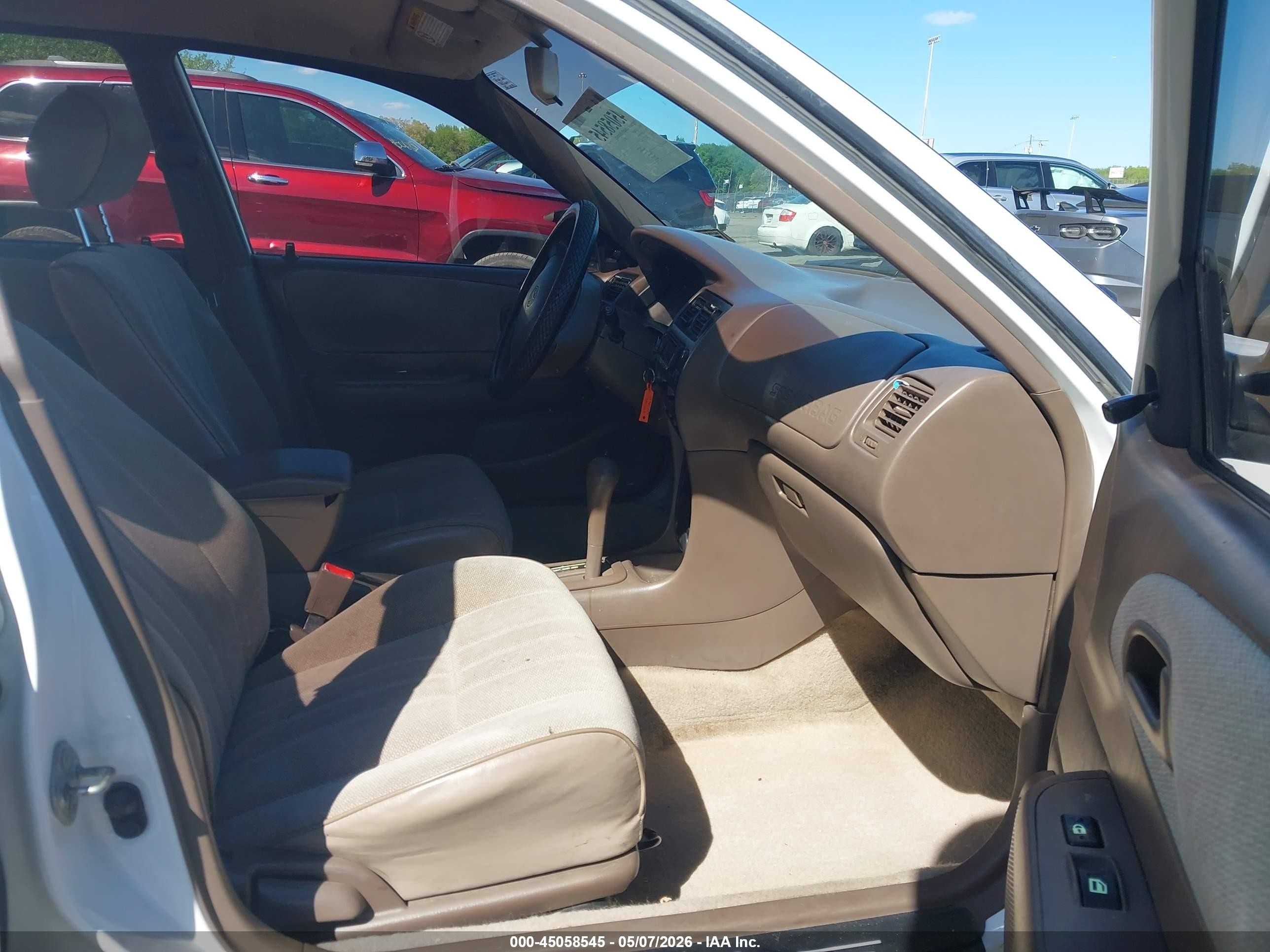 1997 Toyota Corolla Ce White vin: 2T1BA02E9VC196290