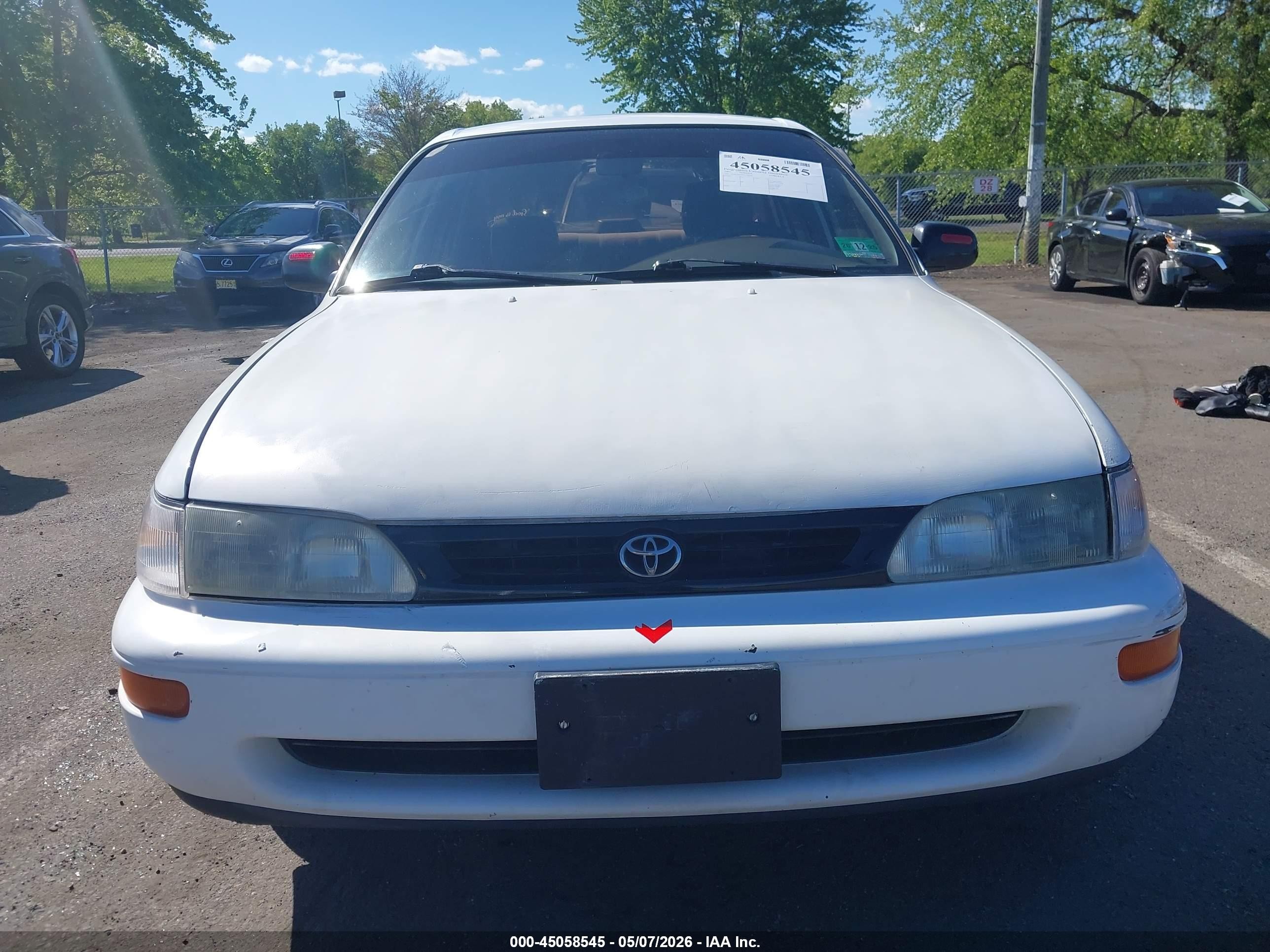 1997 Toyota Corolla Ce White vin: 2T1BA02E9VC196290