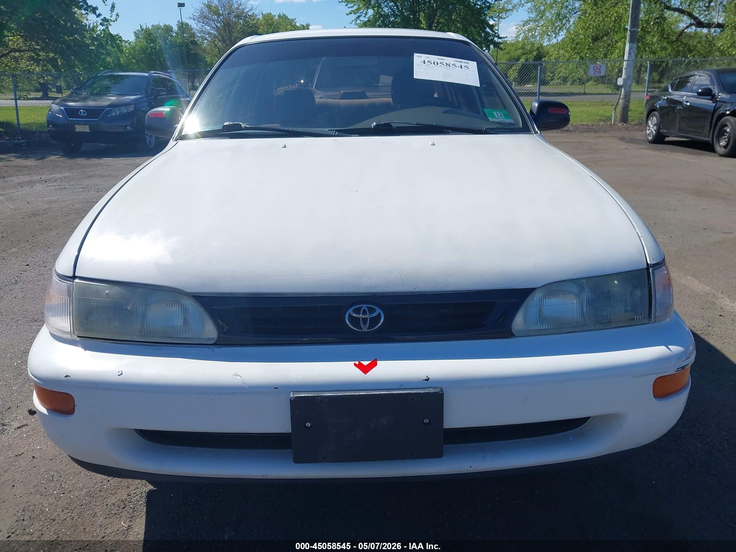 1997 Toyota Corolla Ce White vin: 2T1BA02E9VC196290