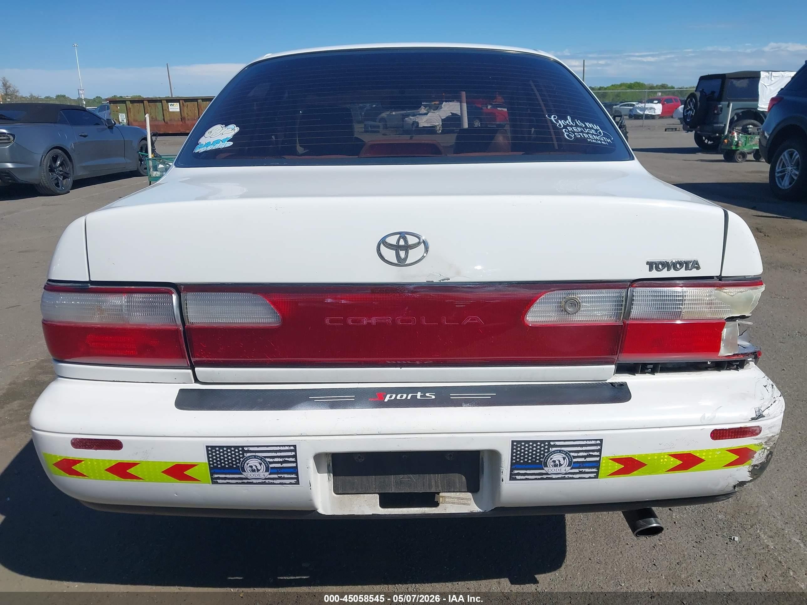 1997 Toyota Corolla Ce White vin: 2T1BA02E9VC196290