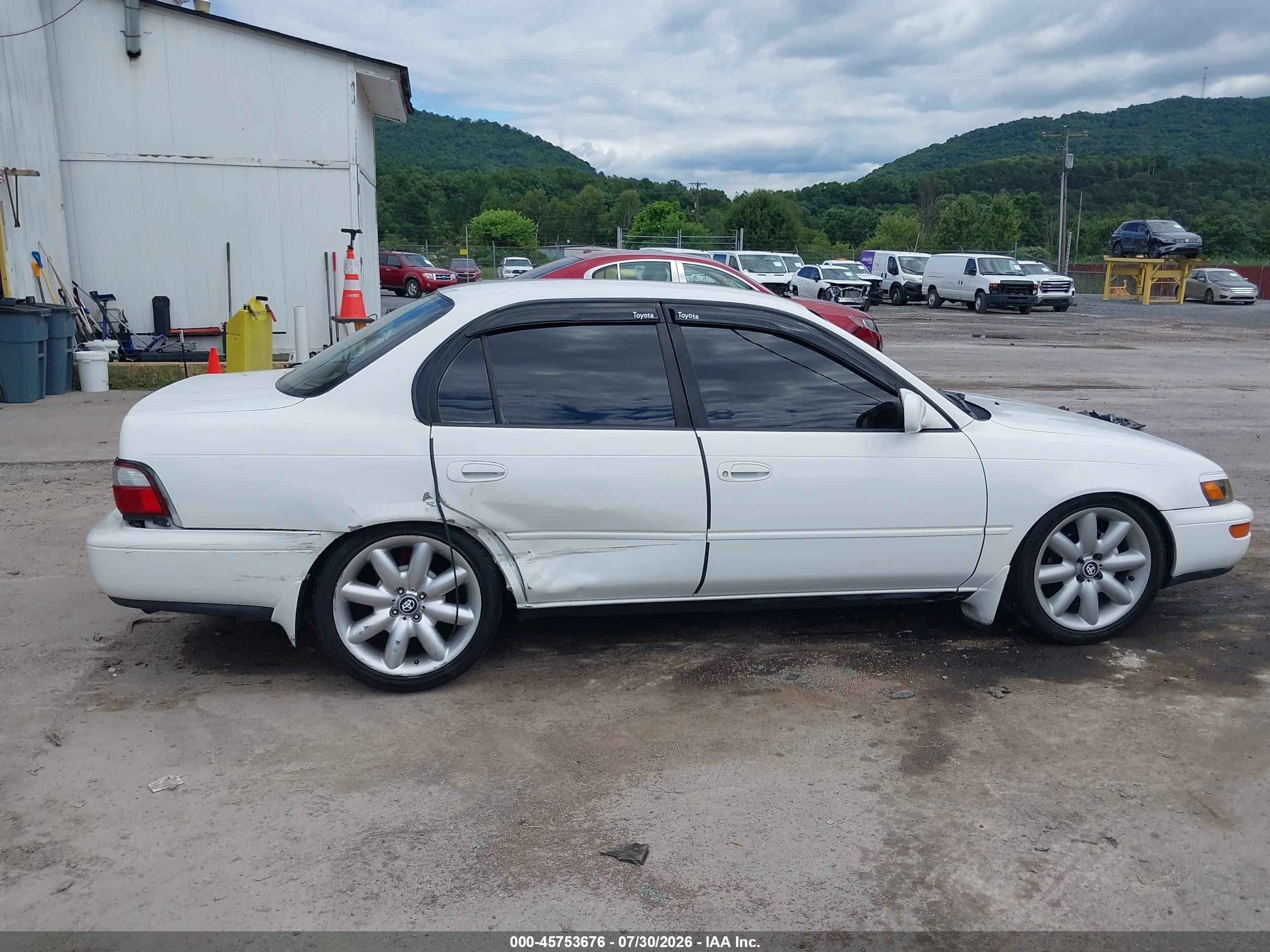 1997 Toyota Corolla Dx White vin: 2T1BB02E2VC201181