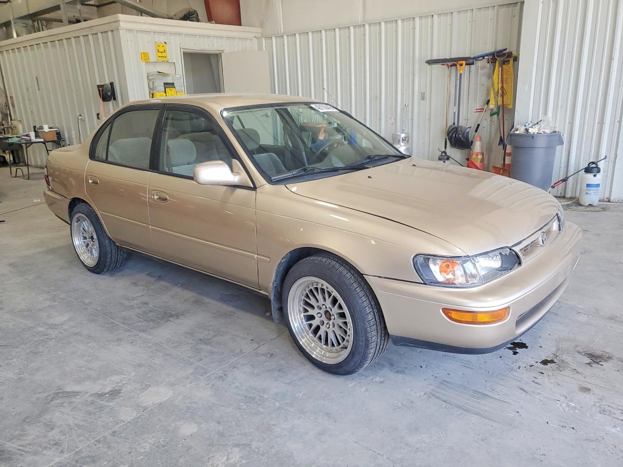 1996 Toyota Corolla Dx Tan vin: 2T1BB02E5TC170330