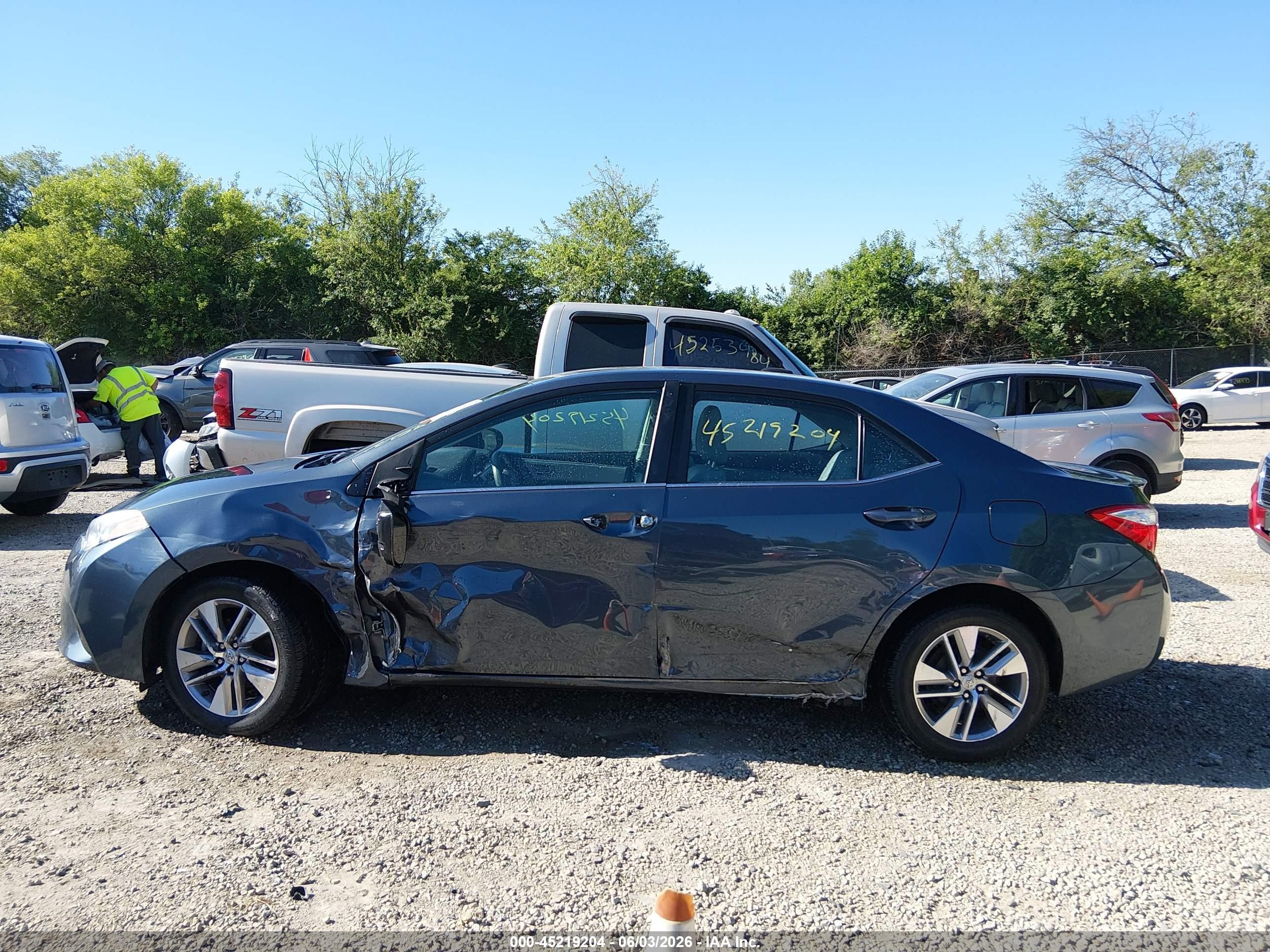 2015 Toyota Corolla Le Eco Plus Blue vin: 2T1BPRHE7FC331519