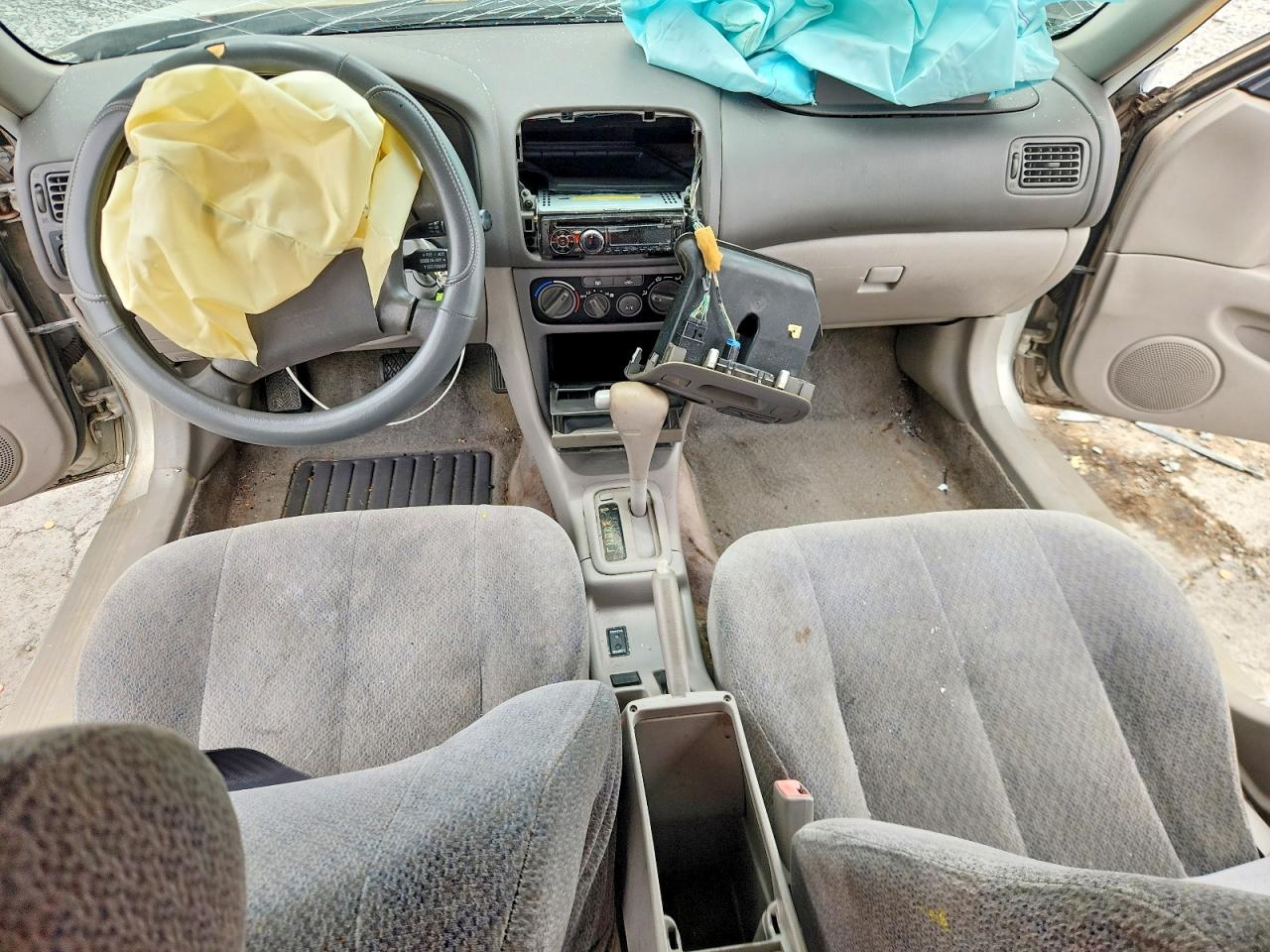 2001 Toyota Corolla Le Silver vin: 2T1BR12E01C496471