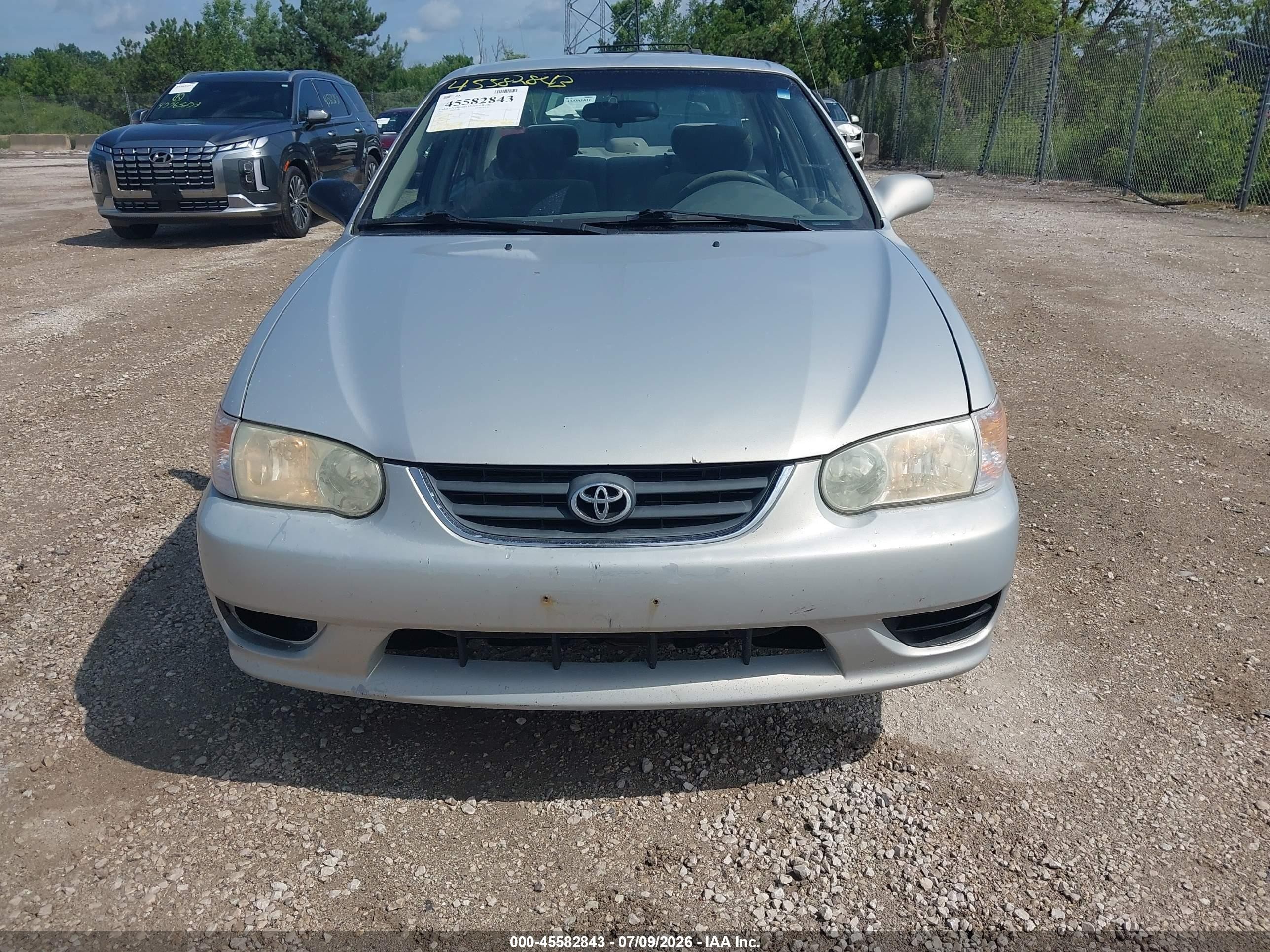 2001 Toyota Corolla Le Silver vin: 2T1BR12E01C501832