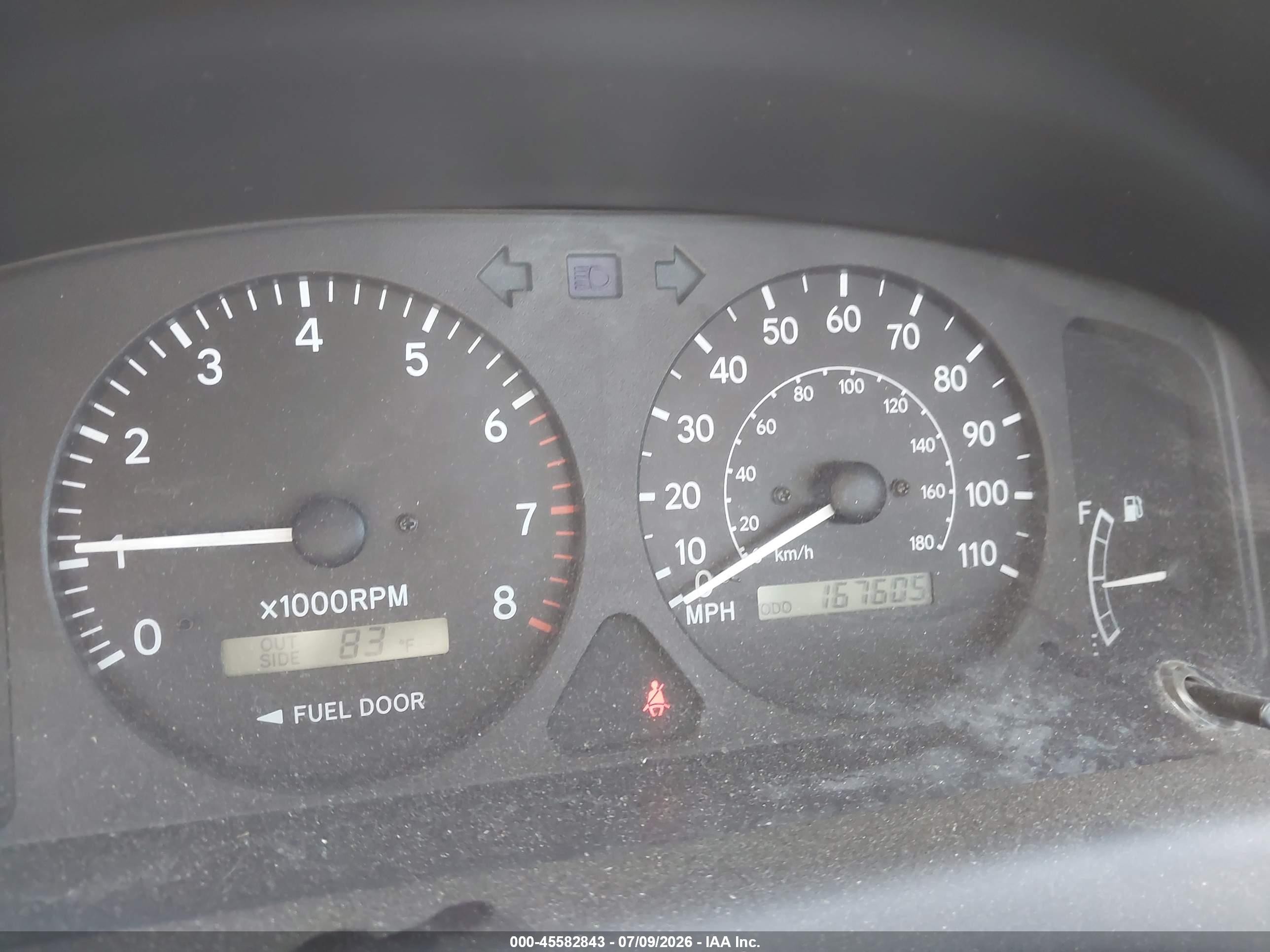 2001 Toyota Corolla Le Silver vin: 2T1BR12E01C501832