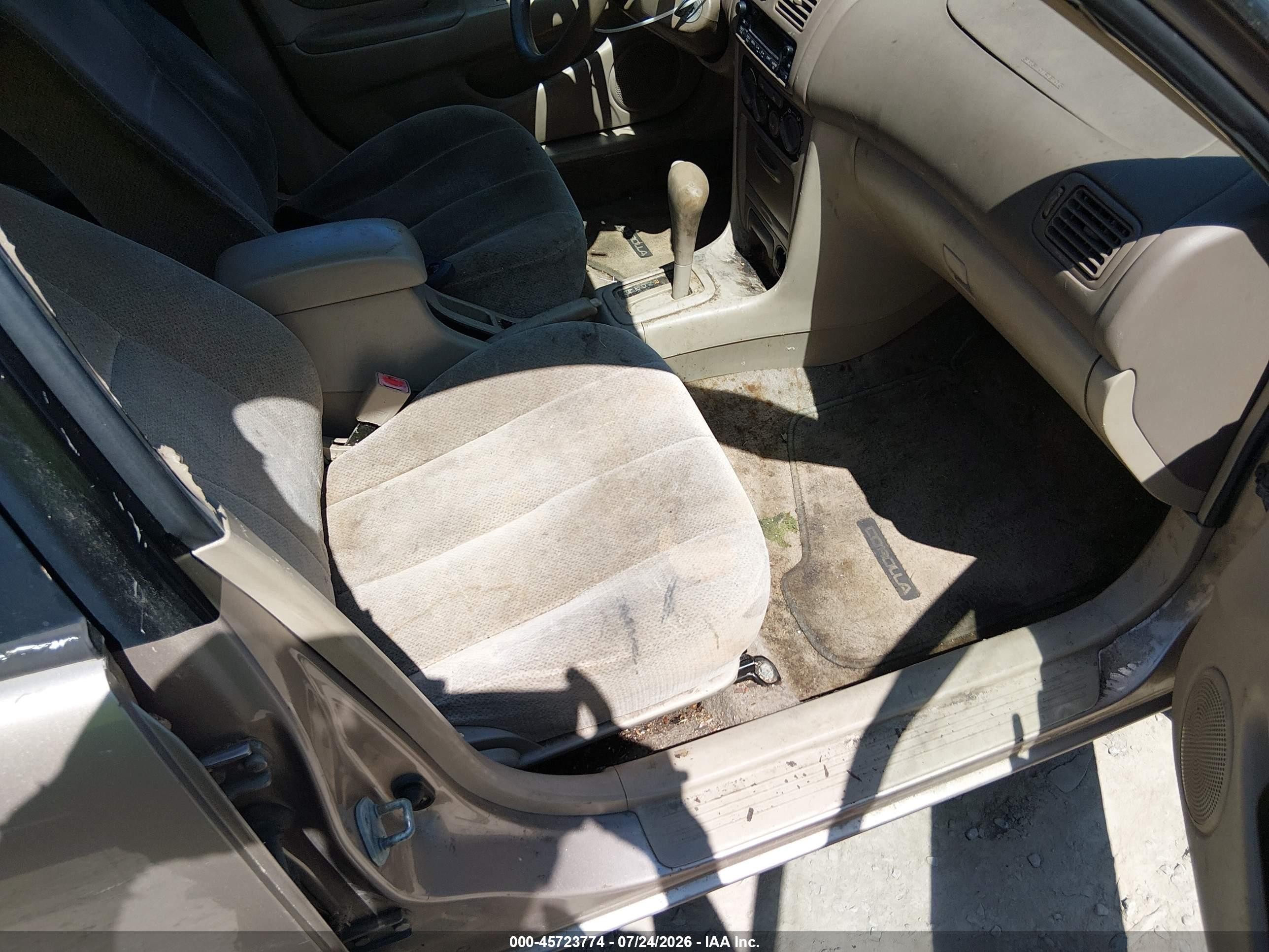 2002 Toyota Corolla Le Champagne vin: 2T1BR12E02C527042