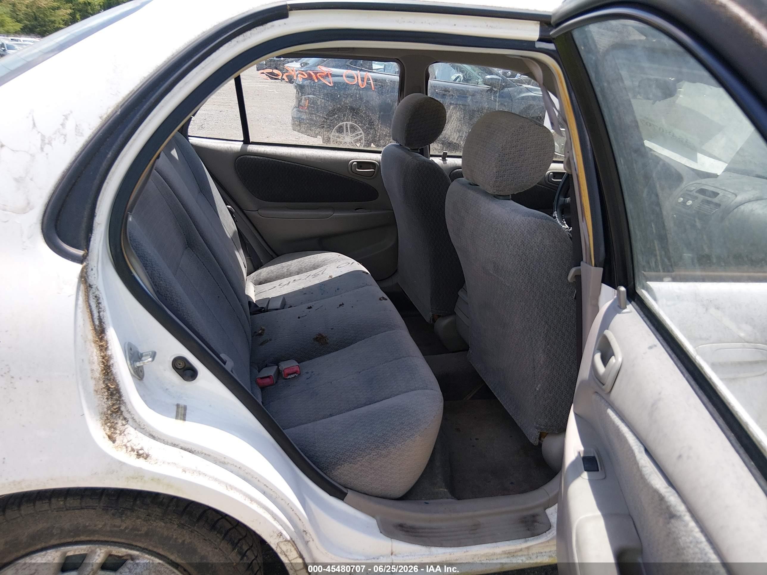 2002 Toyota Corolla Ce/le/s White vin: 2T1BR12E02C547517