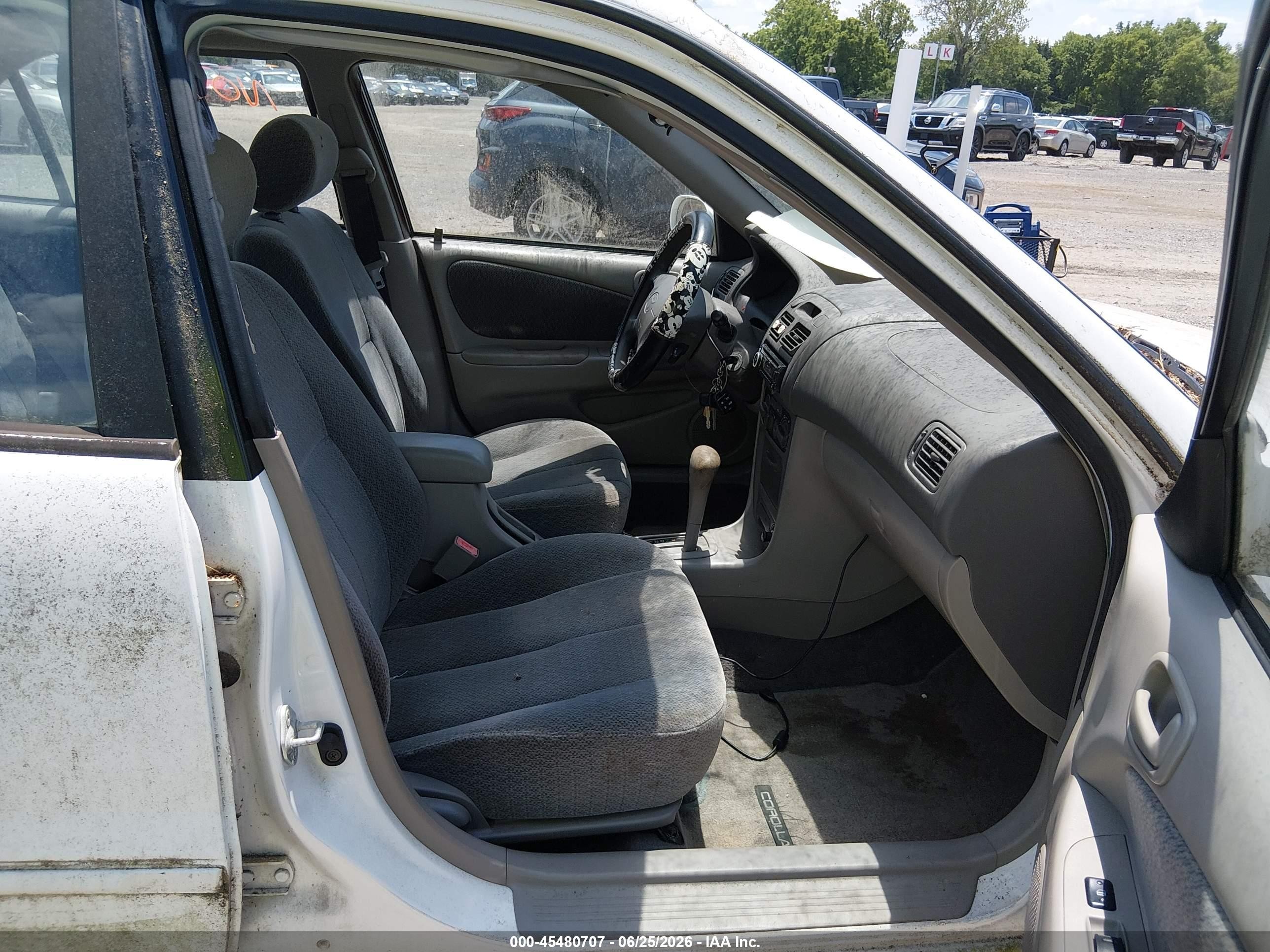 2002 Toyota Corolla Ce/le/s White vin: 2T1BR12E02C547517