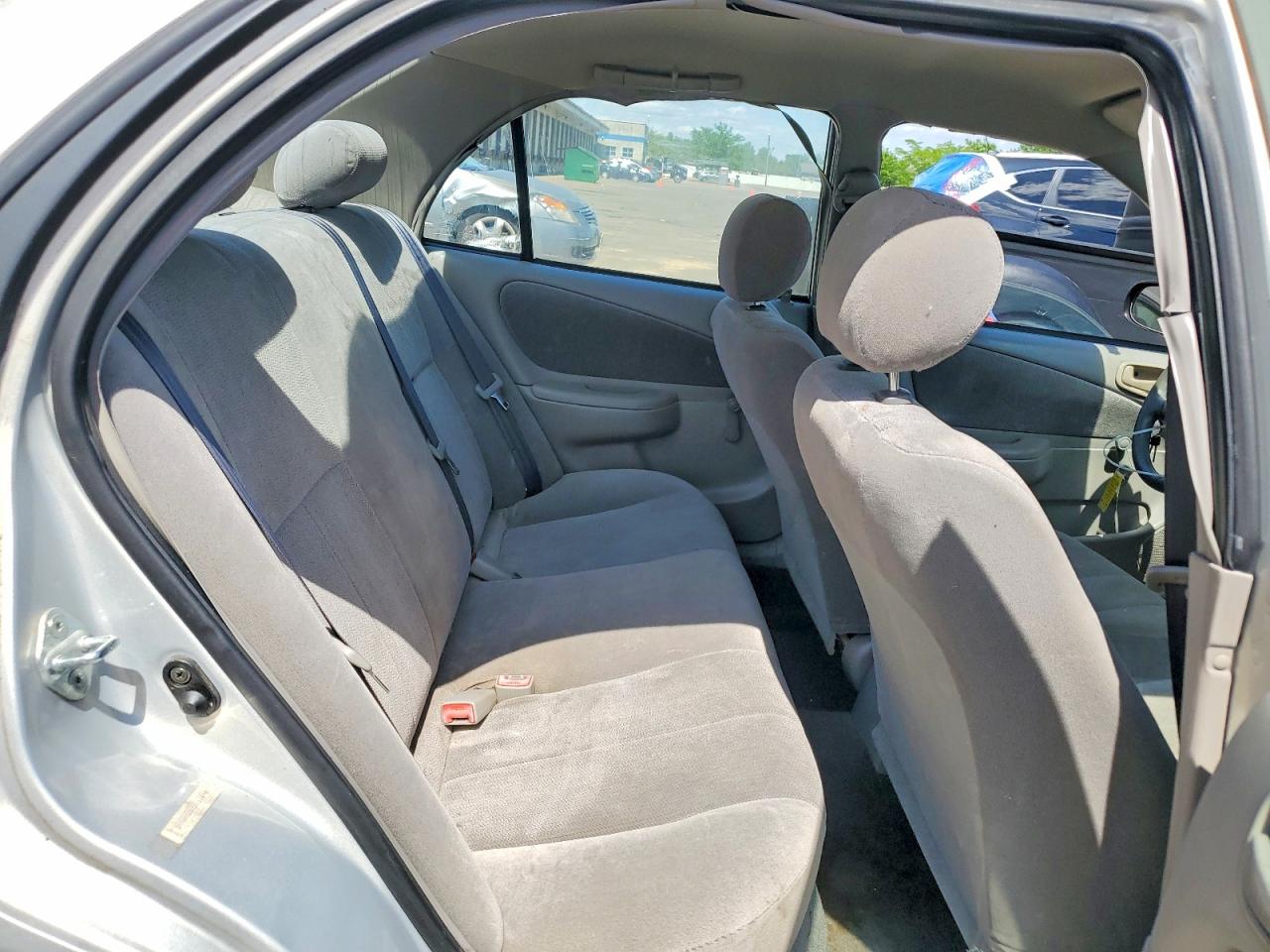 2002 Toyota Corolla Ce Серебряный vin: 2T1BR12E02C558985