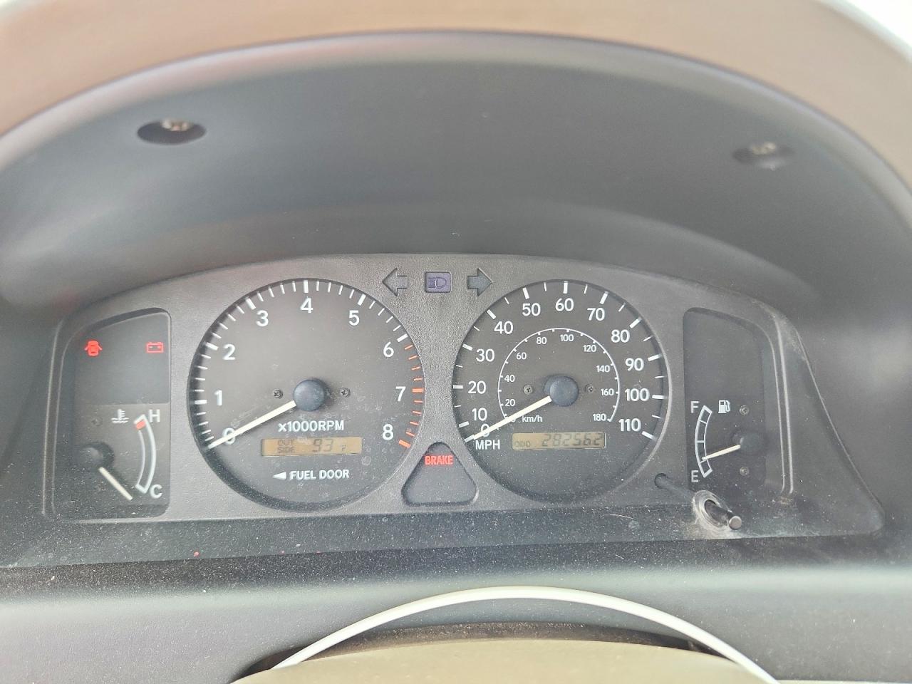 2002 Toyota Corolla Le Red vin: 2T1BR12E02C562020