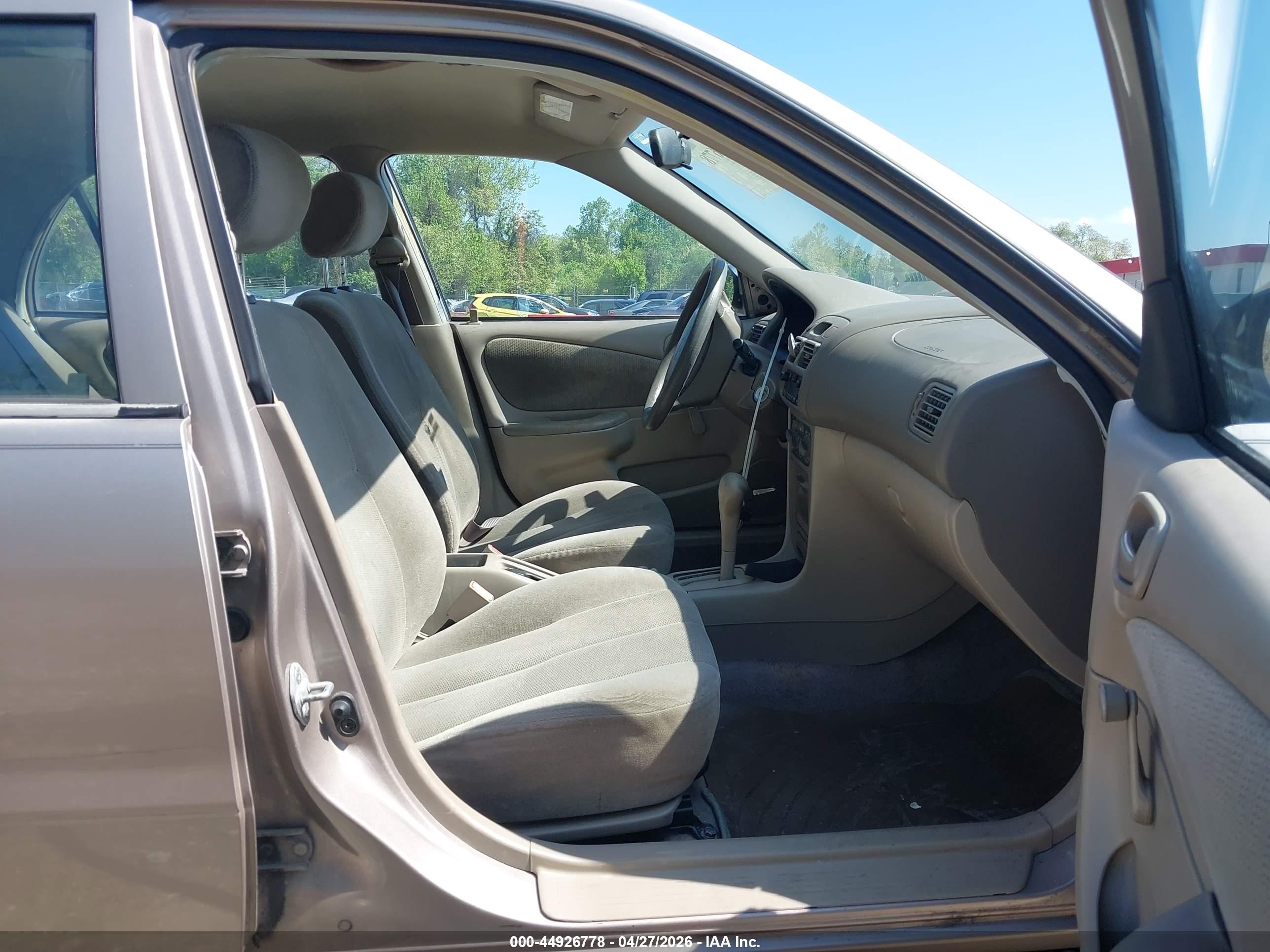 2001 Toyota Corolla Ce Champagne vin: 2T1BR12E11C399425