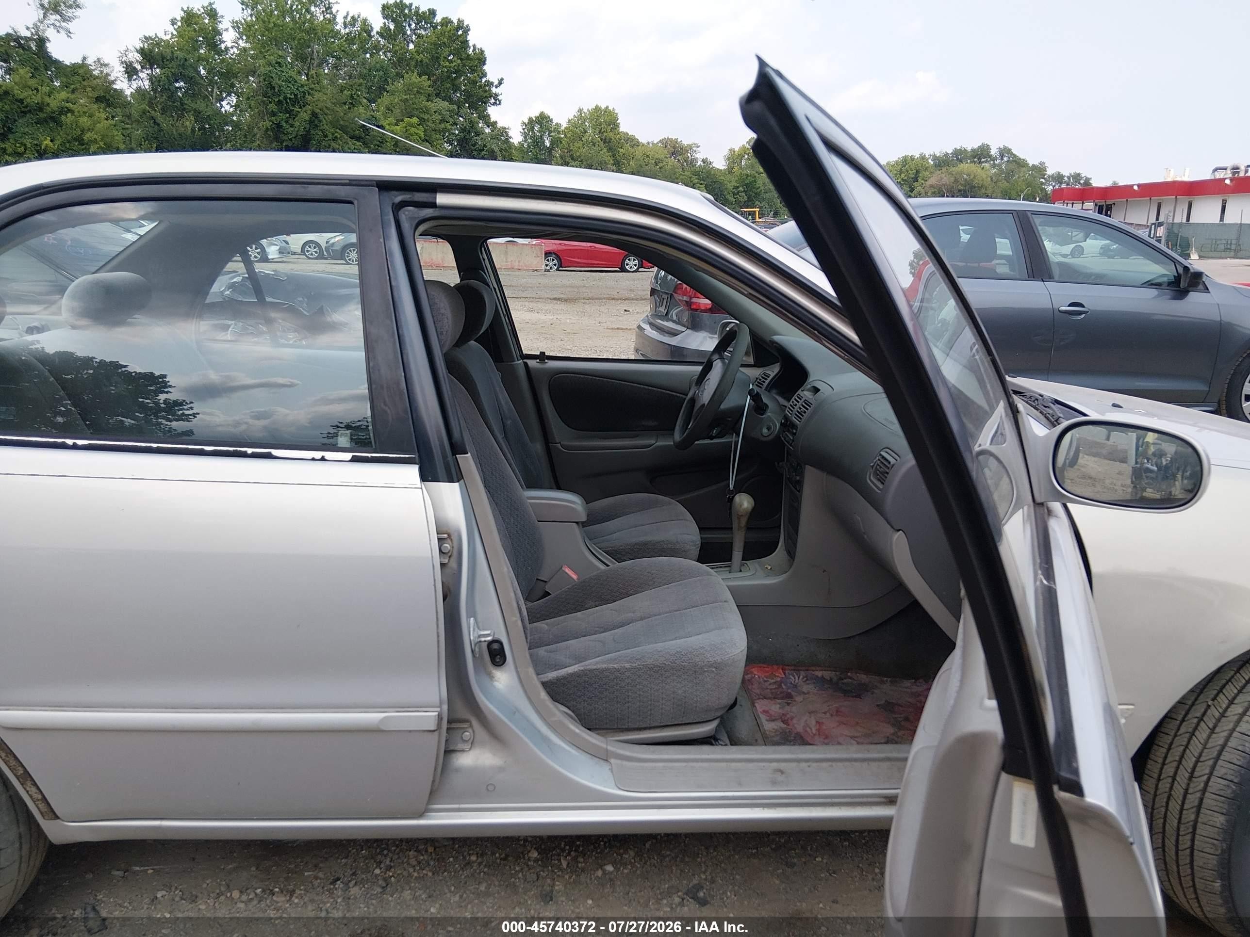2002 Toyota Corolla Le Silver vin: 2T1BR12E12C521654