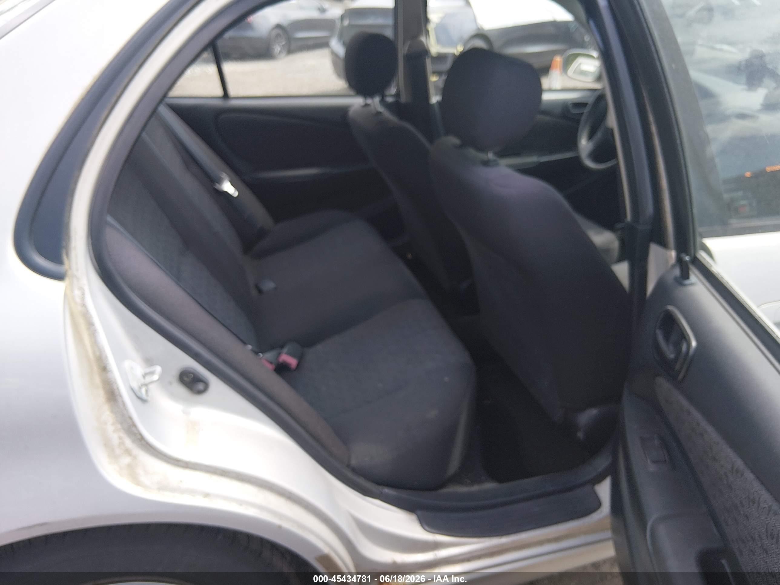 2002 Toyota Corolla S Silver vin: 2T1BR12E12C561524