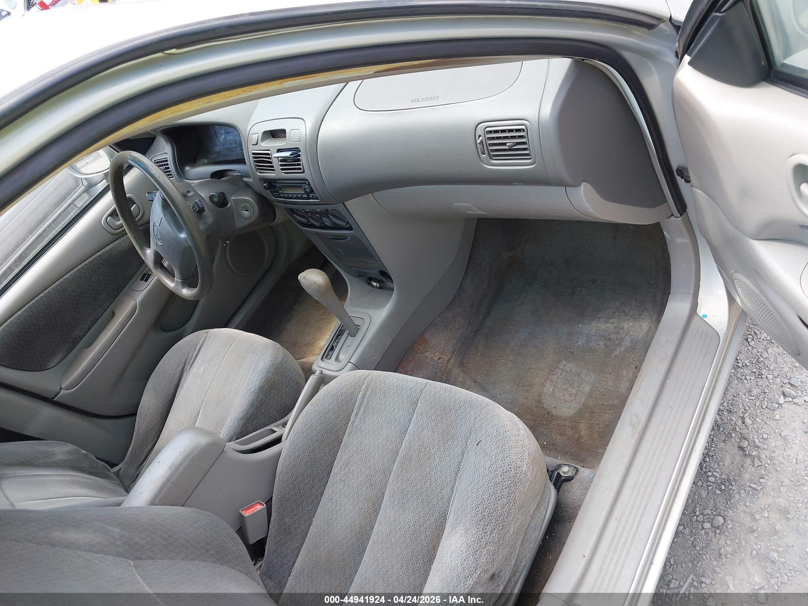 2002 Toyota Corolla Le Silver vin: 2T1BR12E22C560575