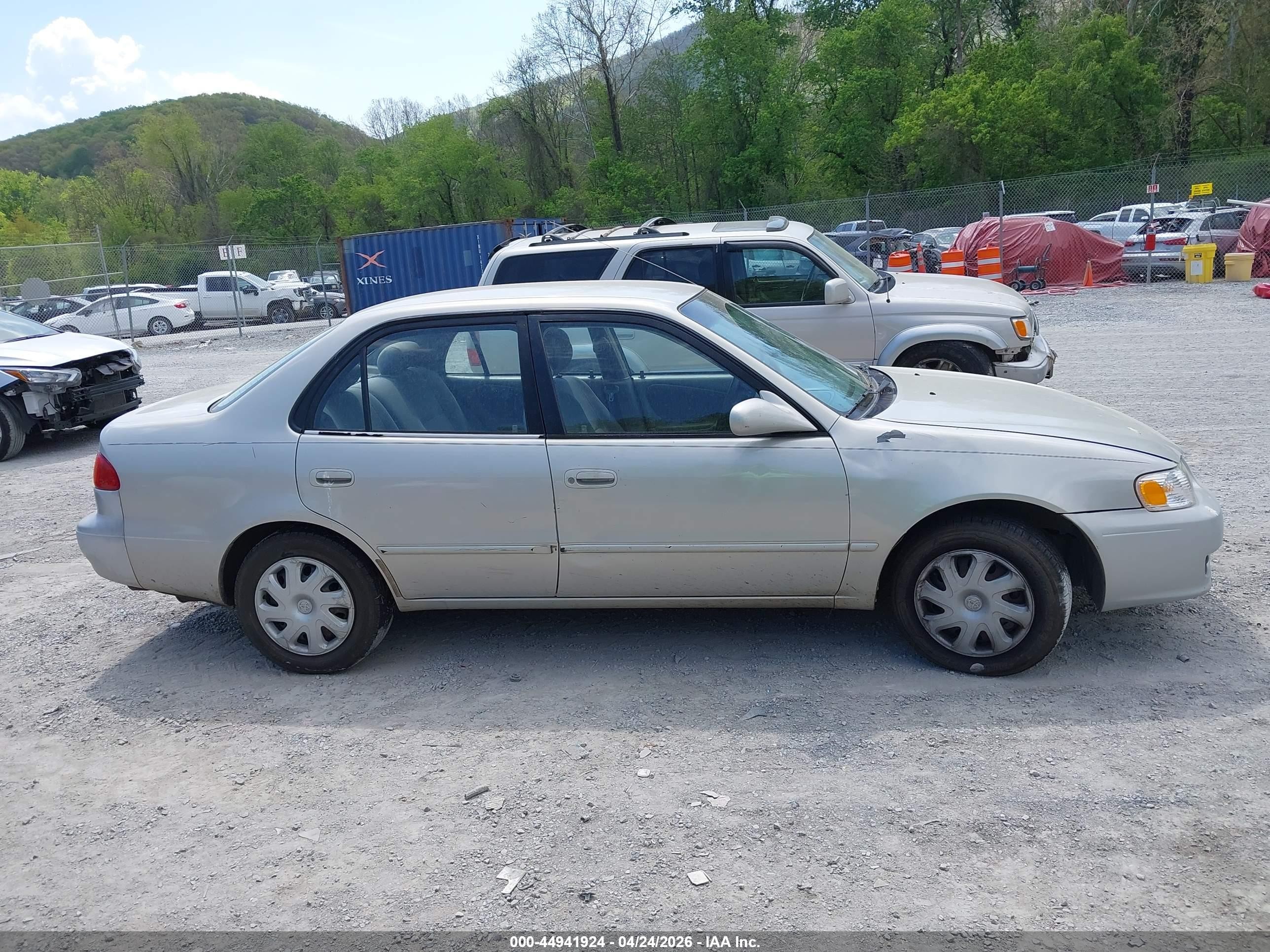 2002 Toyota Corolla Le Silver vin: 2T1BR12E22C560575