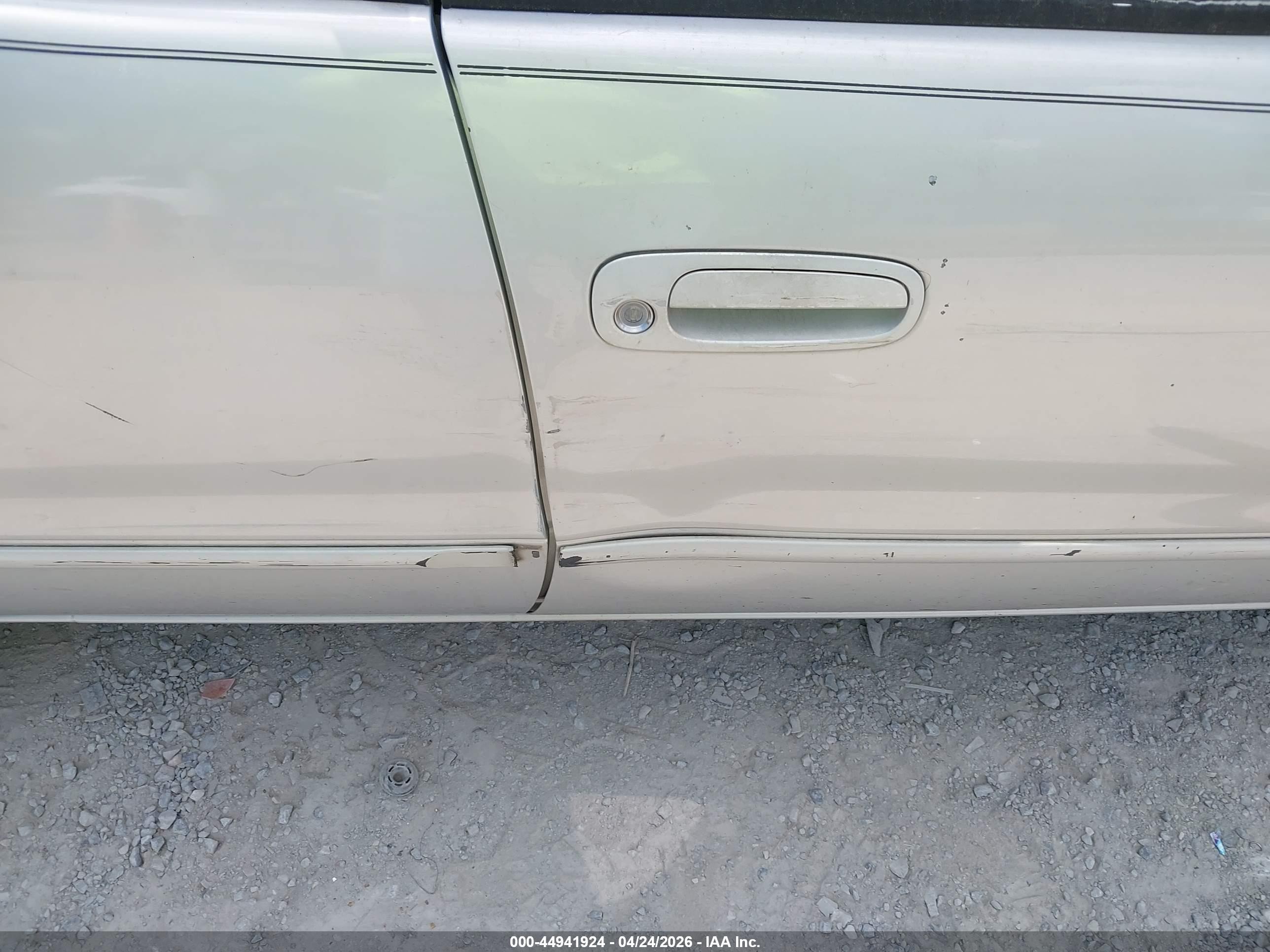 2002 Toyota Corolla Le Silver vin: 2T1BR12E22C560575