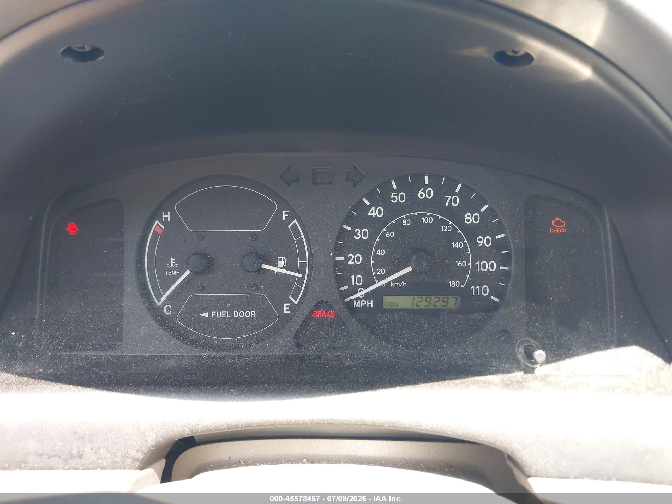 1999 Toyota Corolla Ce White vin: 2T1BR12E2XC129709