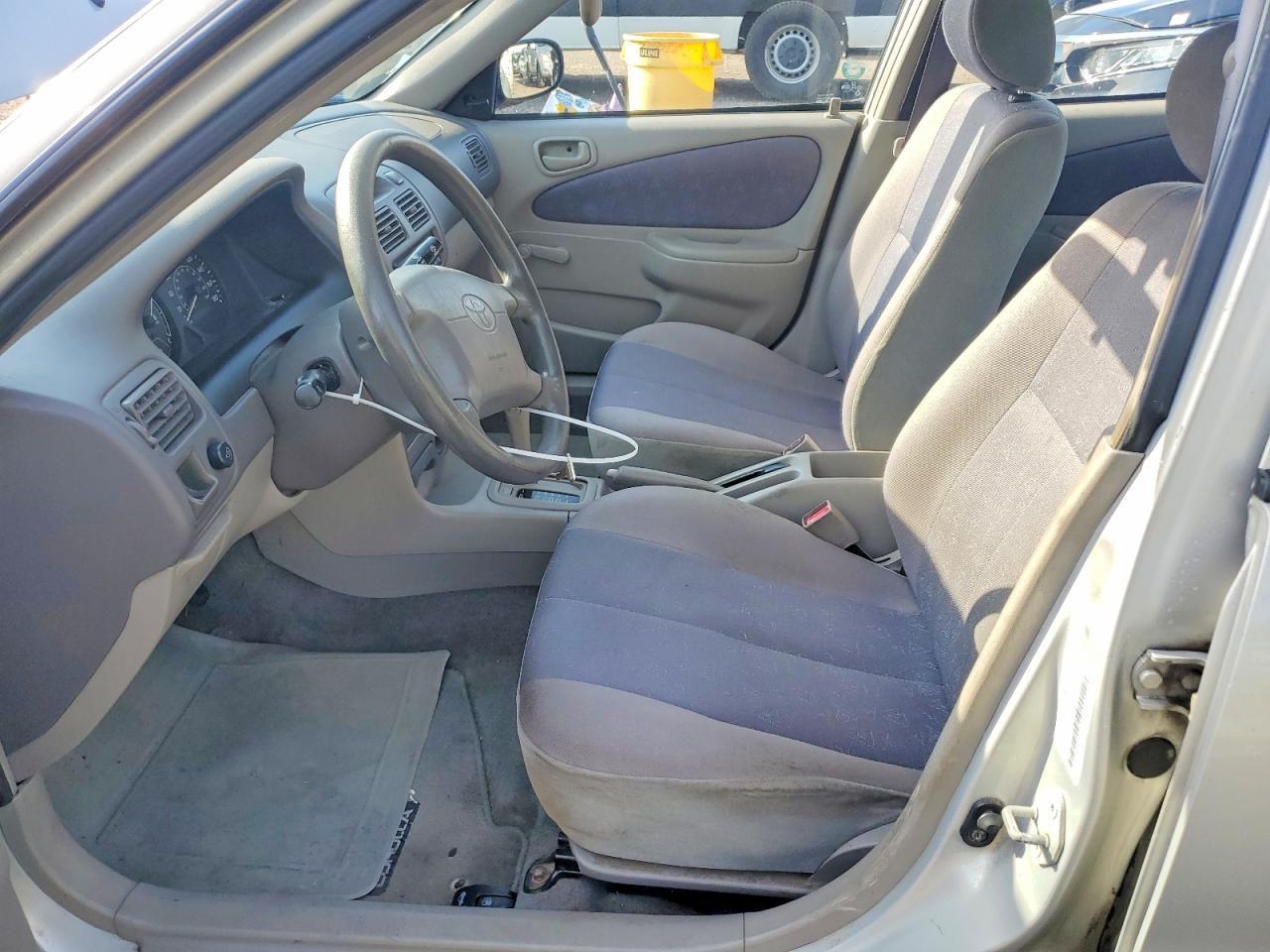 2000 Toyota Corolla Ve Silver vin: 2T1BR12E2YC815198