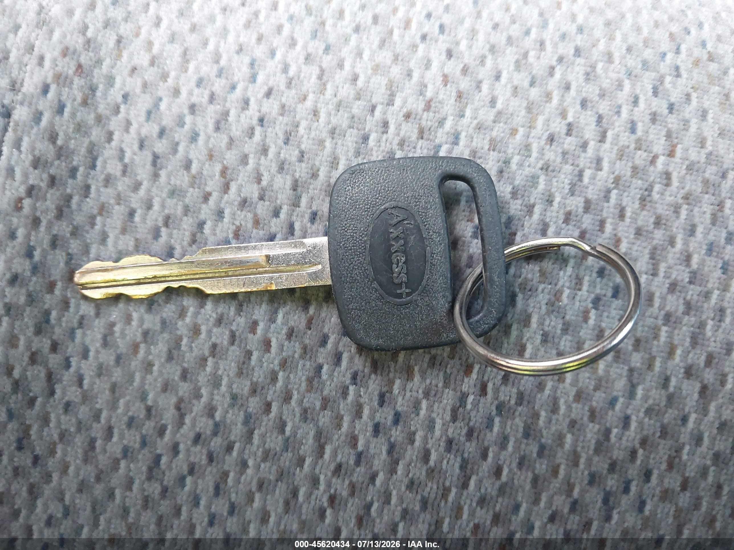 2002 Toyota Corolla Le Silver vin: 2T1BR12E32C525074