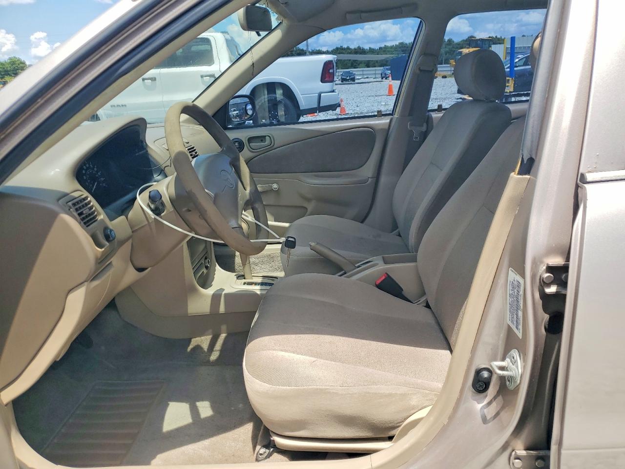 2000 Toyota Corolla Ve Tan vin: 2T1BR12E3YC321349