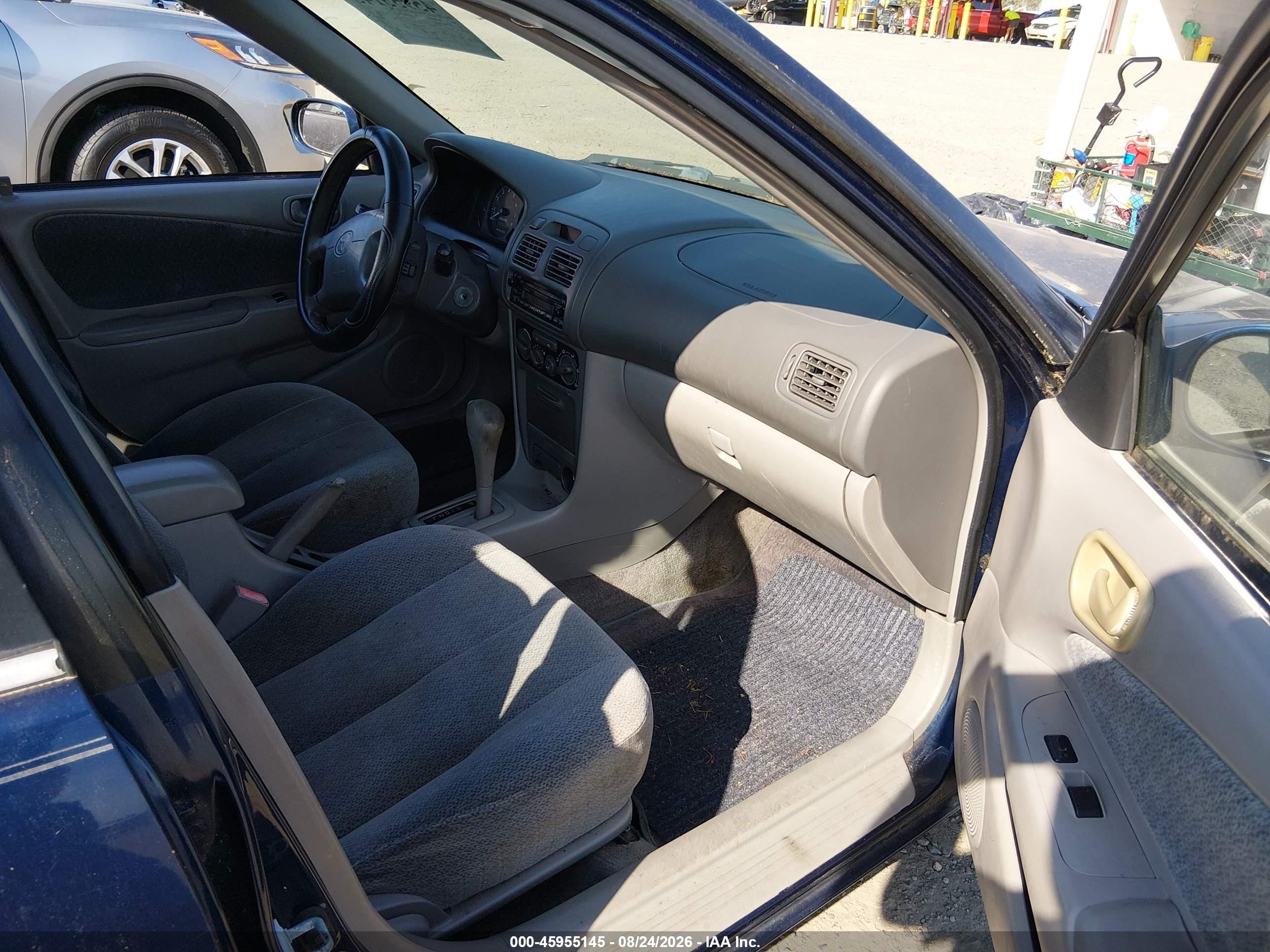 2001 Toyota Corolla Le Blue vin: 2T1BR12E41C503681