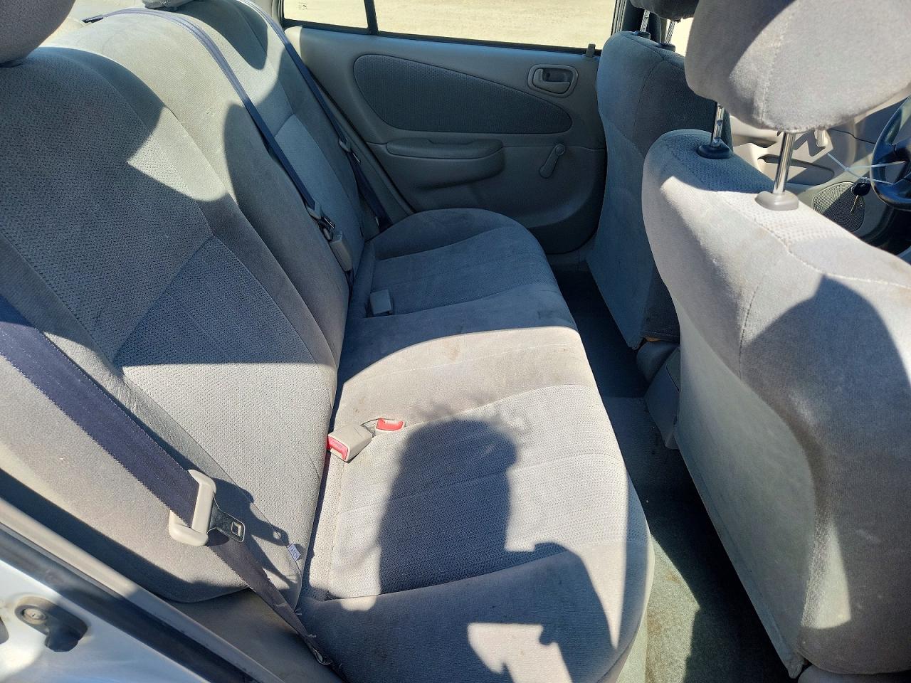 2001 Toyota Corolla Ce Silver vin: 2T1BR12E41C853490