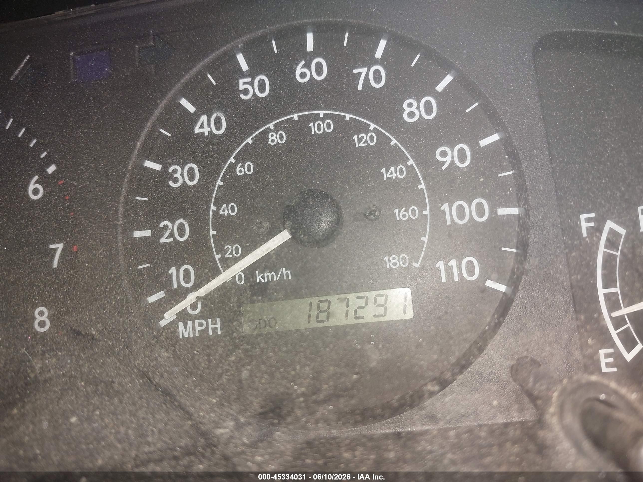 2002 Toyota Corolla Le Maroon vin: 2T1BR12E42C570265