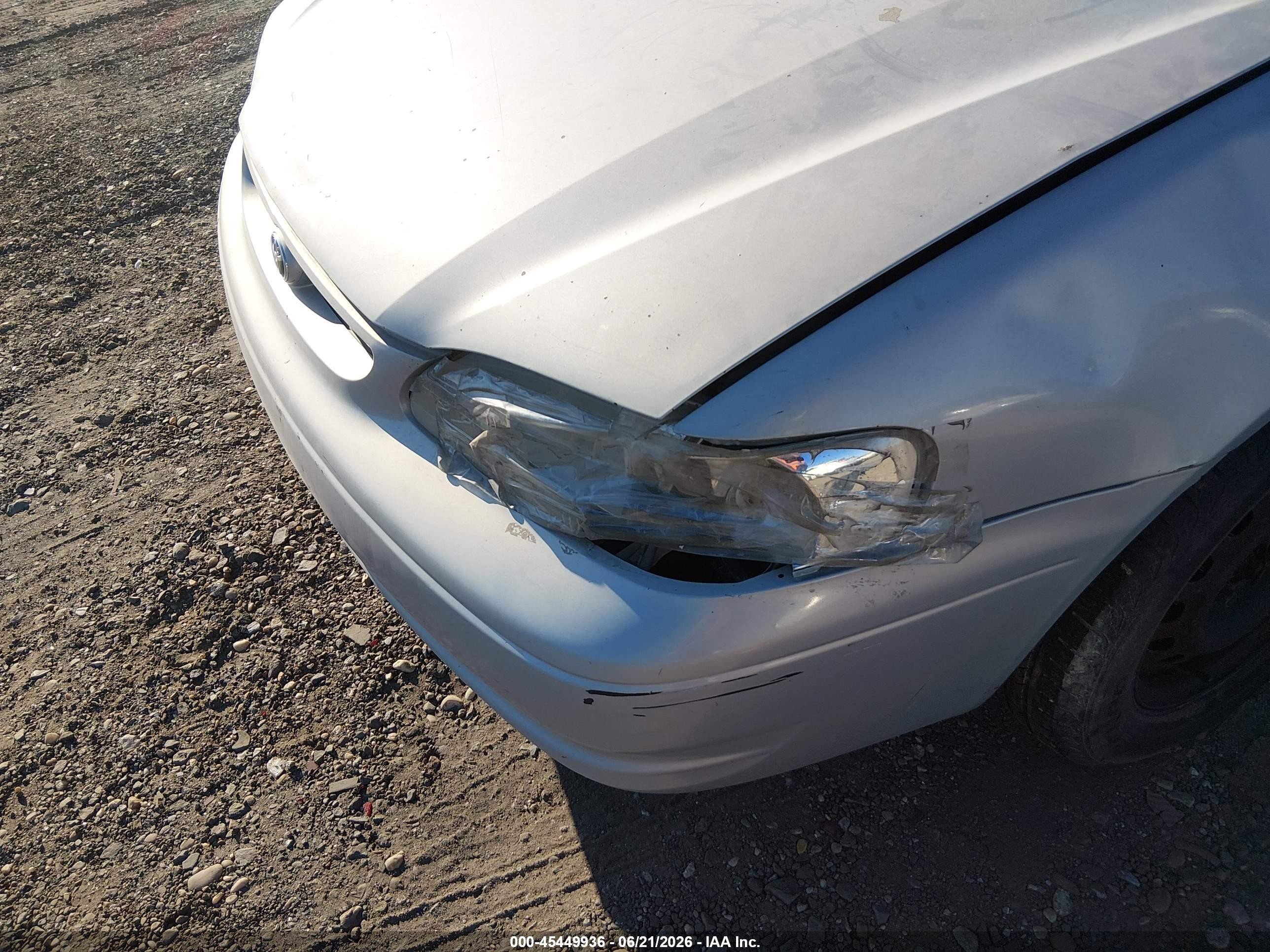 2000 Toyota Corolla Ce Silver vin: 2T1BR12E4YC383665