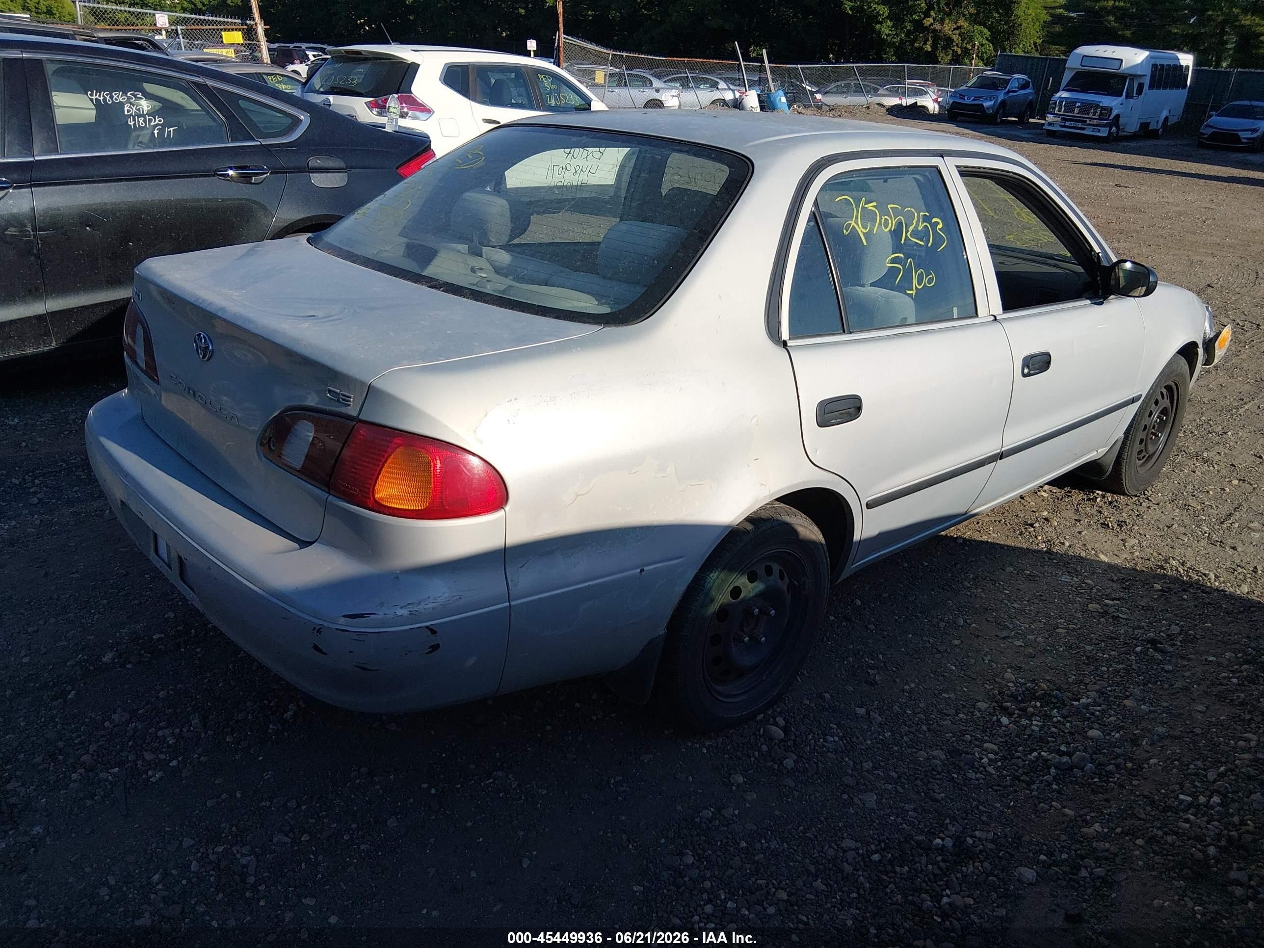 2000 Toyota Corolla Ce Silver vin: 2T1BR12E4YC383665