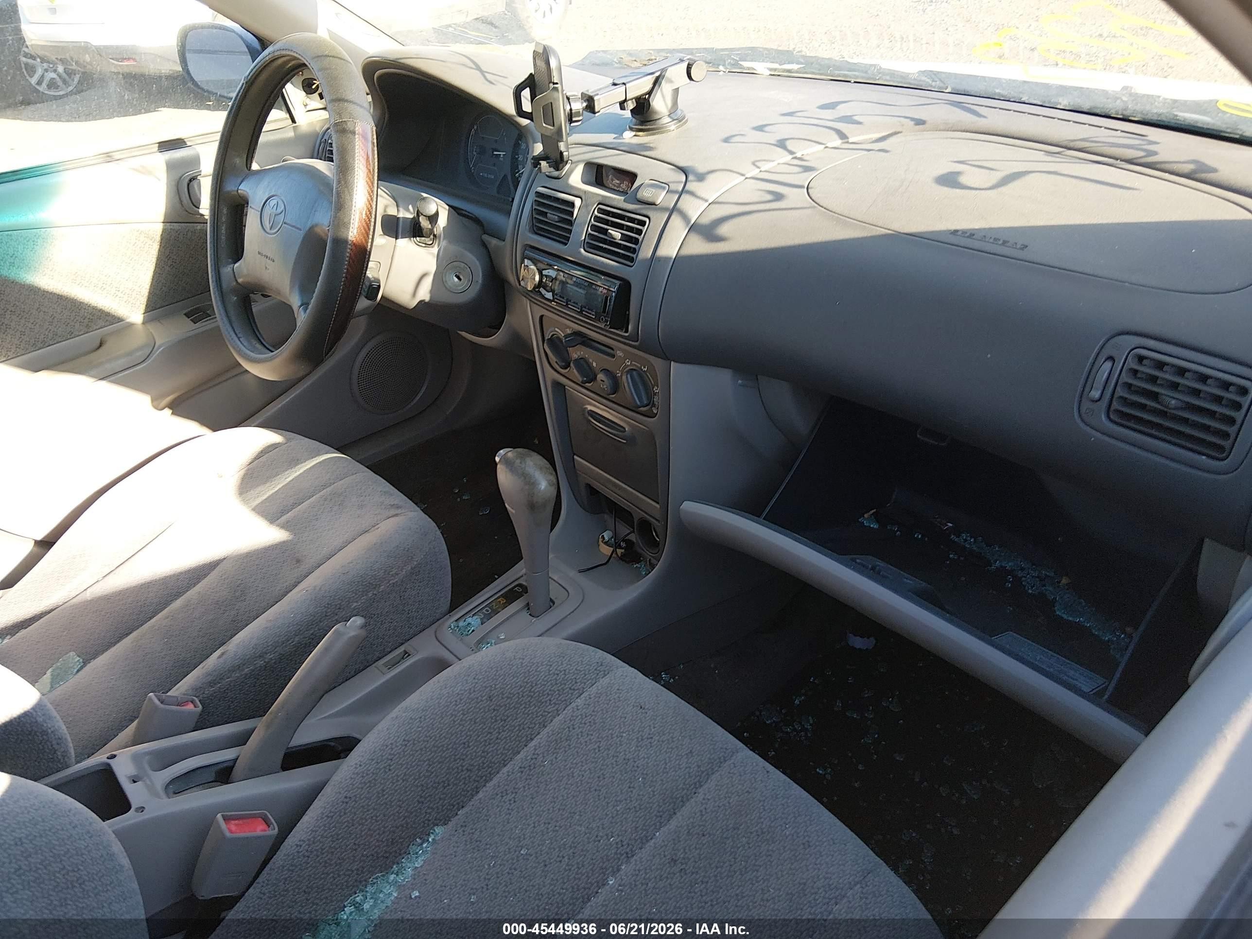2000 Toyota Corolla Ce Silver vin: 2T1BR12E4YC383665